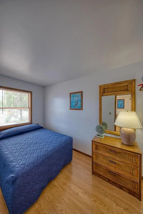 Bed in Sea Spray Motel