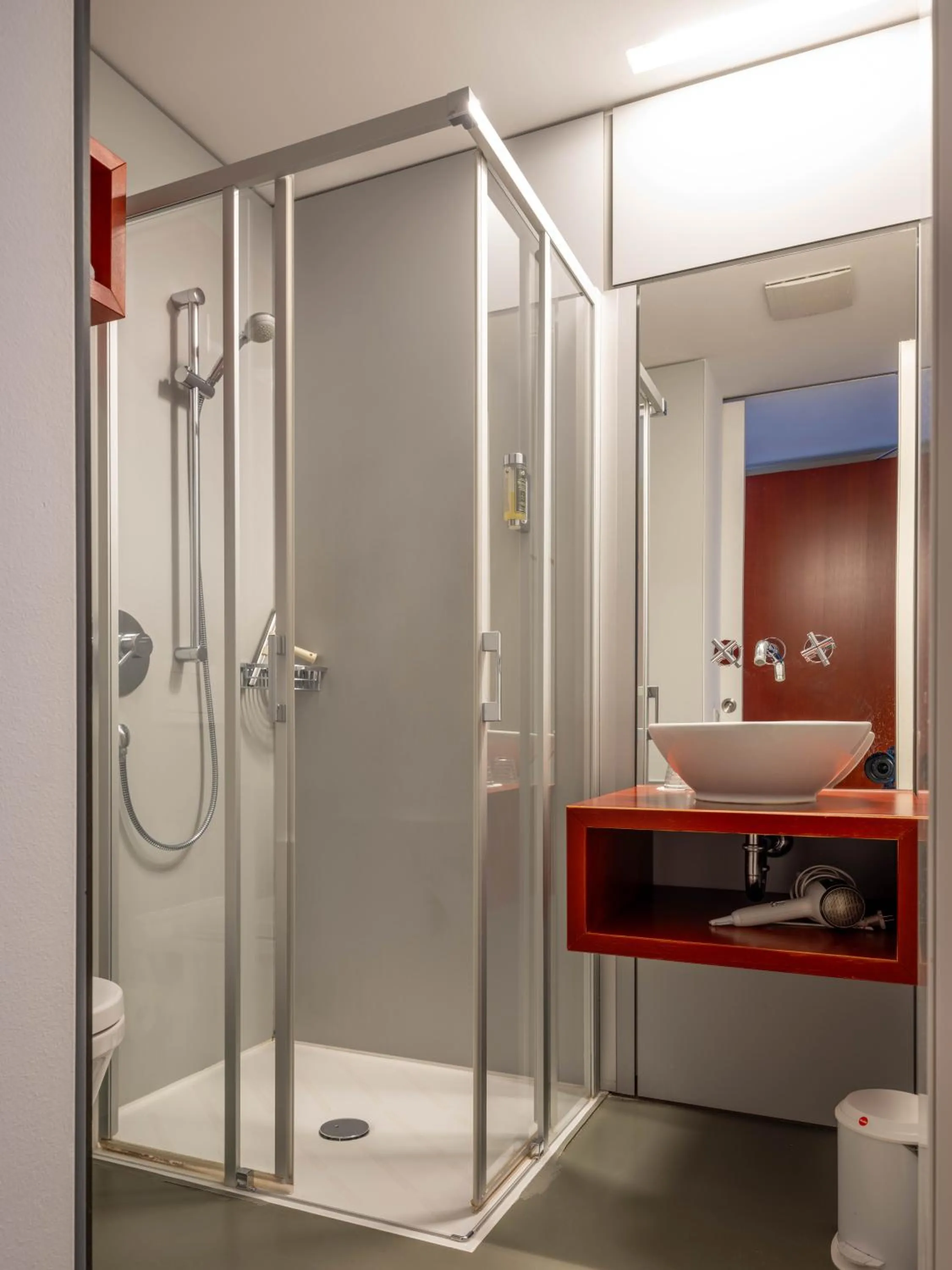 Shower in Ev. Augustinerkloster zu Erfurt