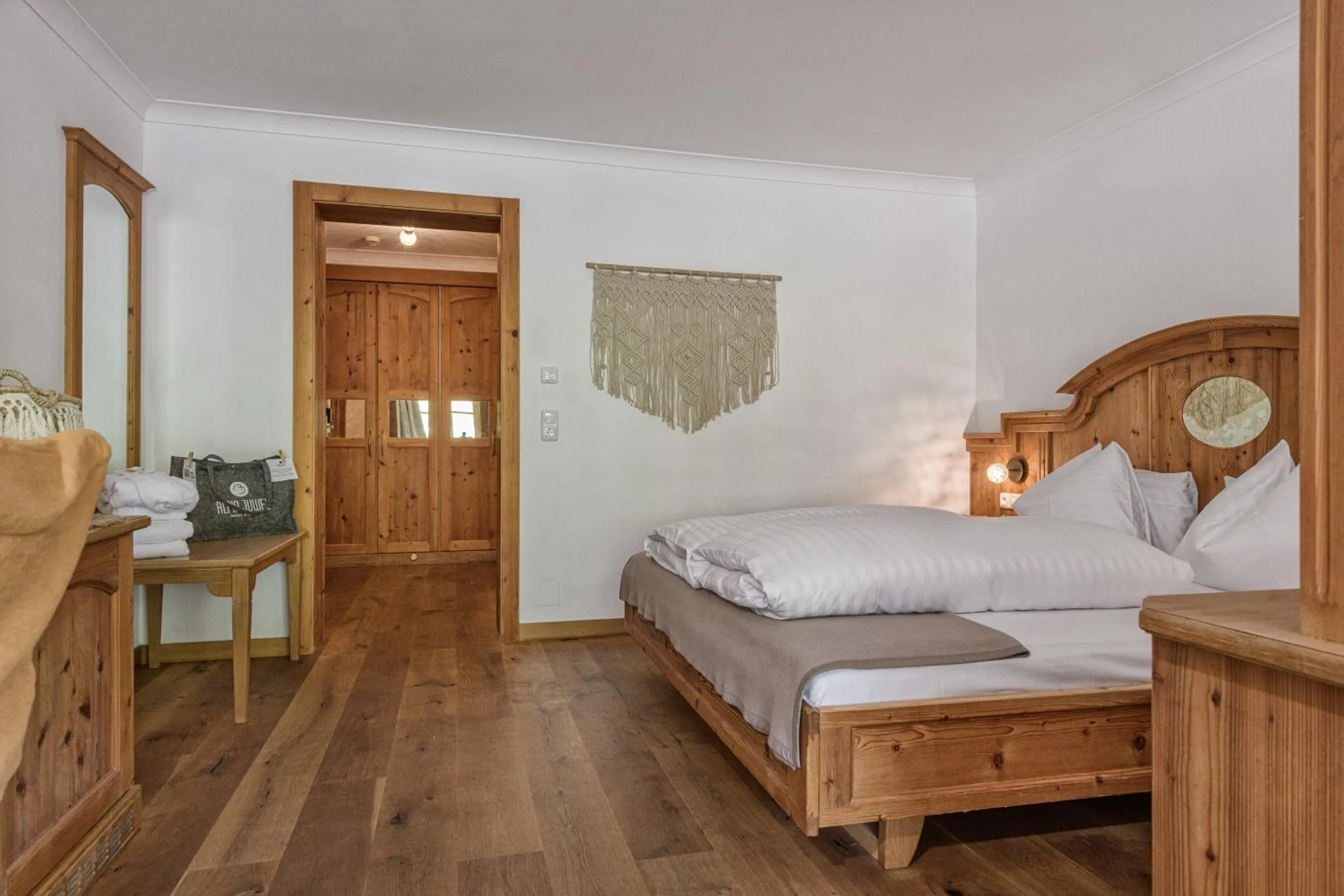 Bedroom, Bed in Alpin Juwel - Bio und Lifestylehotel