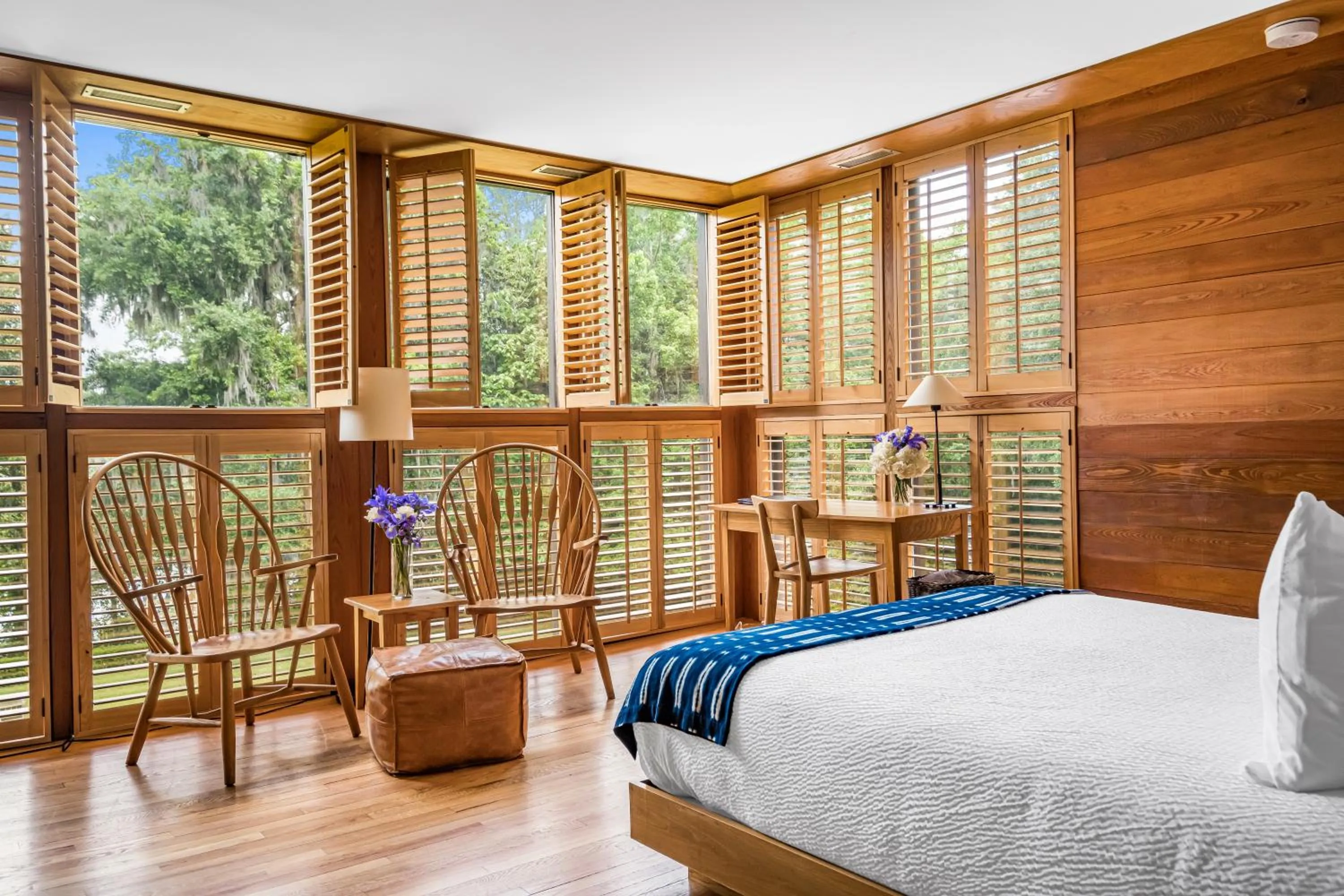 Bed in The Inn at Middleton Place