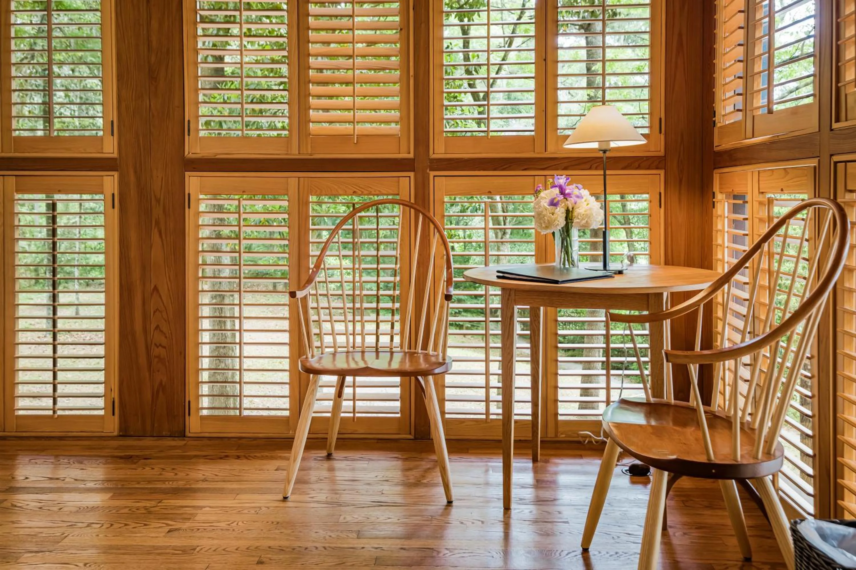 Seating area in The Inn at Middleton Place