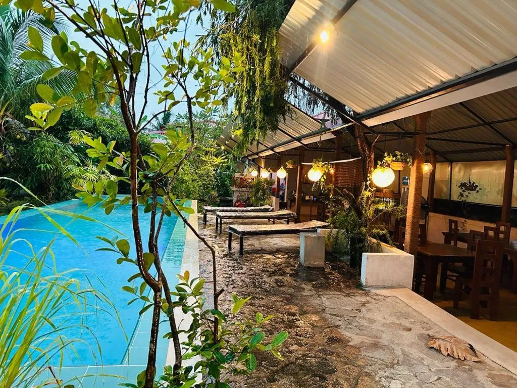 Restaurant/places to eat in Optimum Residencies