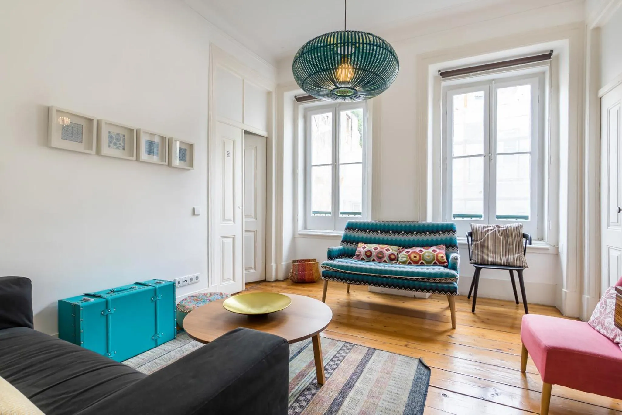 Communal lounge/ TV room in The Color Hostel