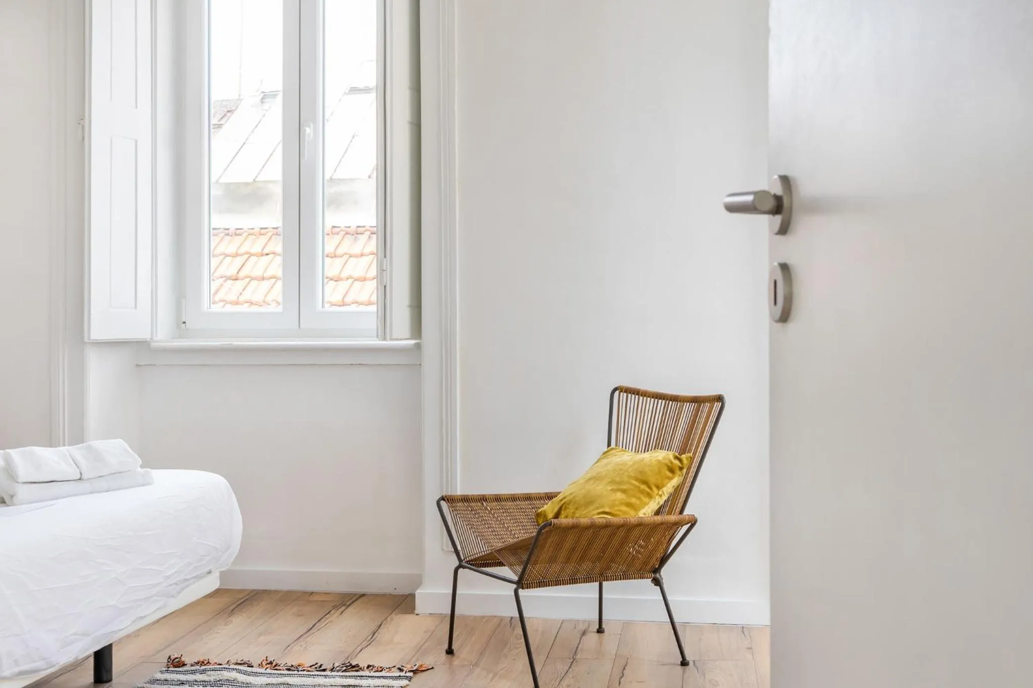 Seating area, Bed in The Color Hostel