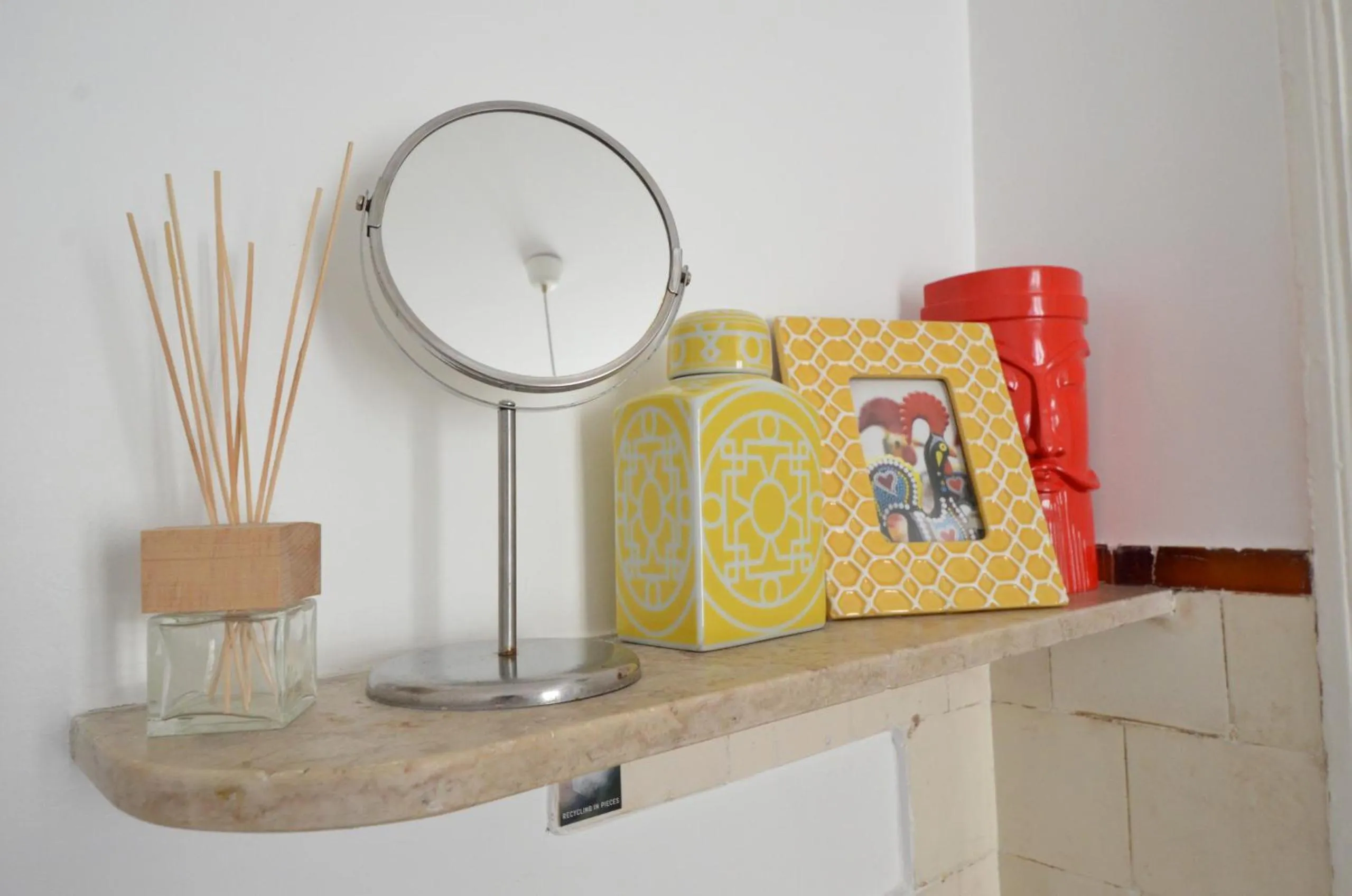 hair dresser in The Color Hostel