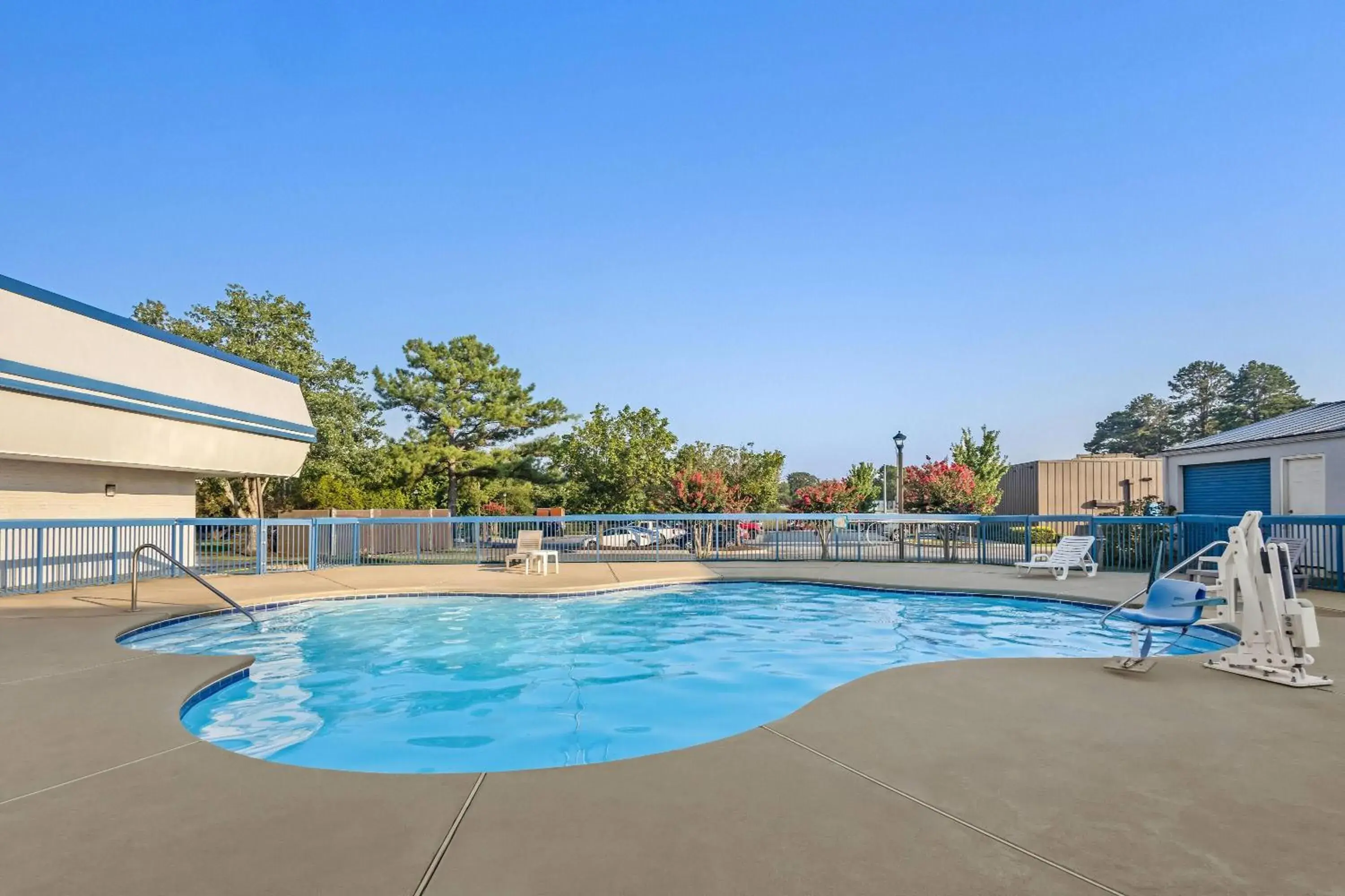 Swimming pool in Super 8 by Wyndham Commerce Swimming pool in Super 8 by Wyndham Commerce