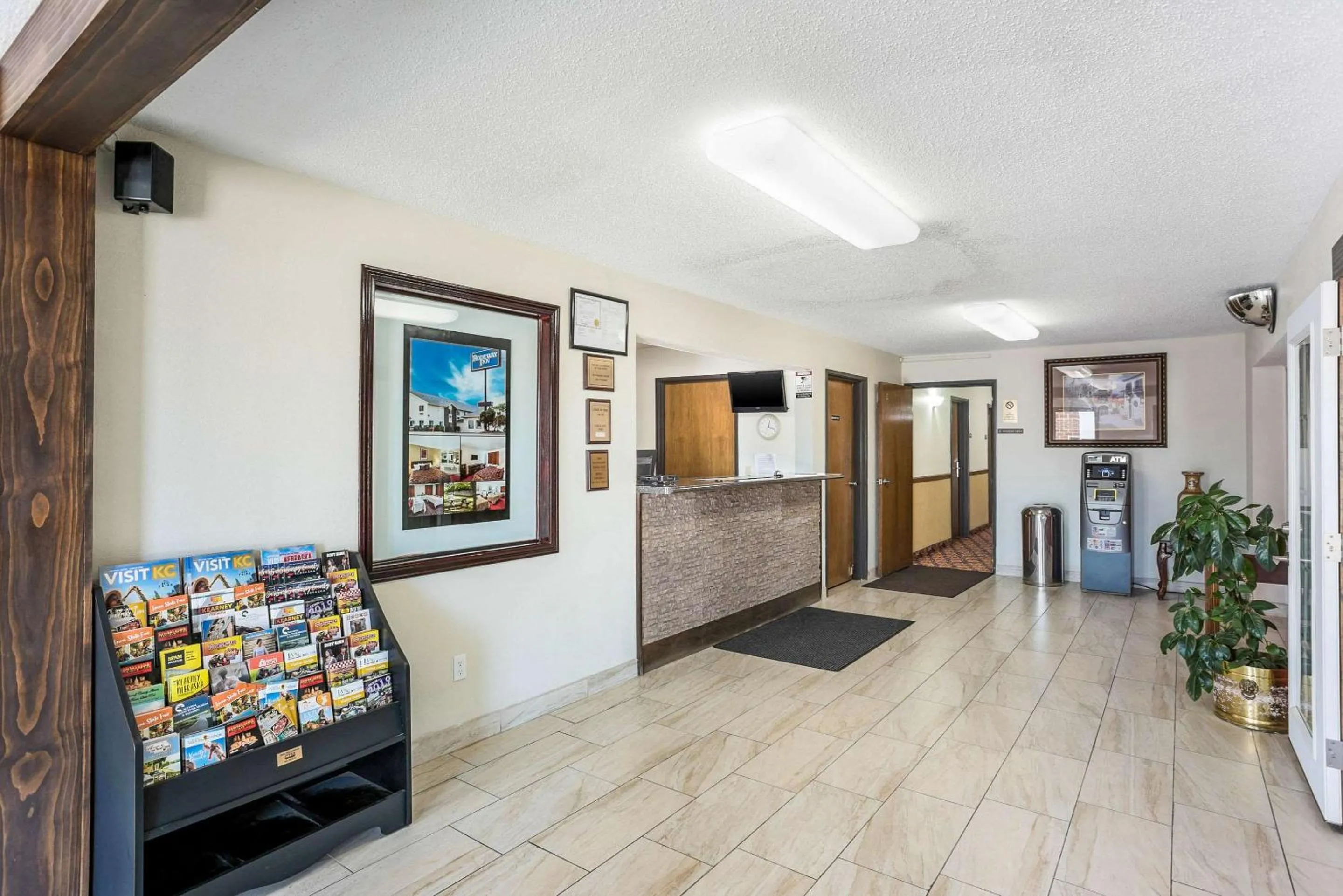 Lobby or reception in Rodeway Inn Cedar Rapids Westdale