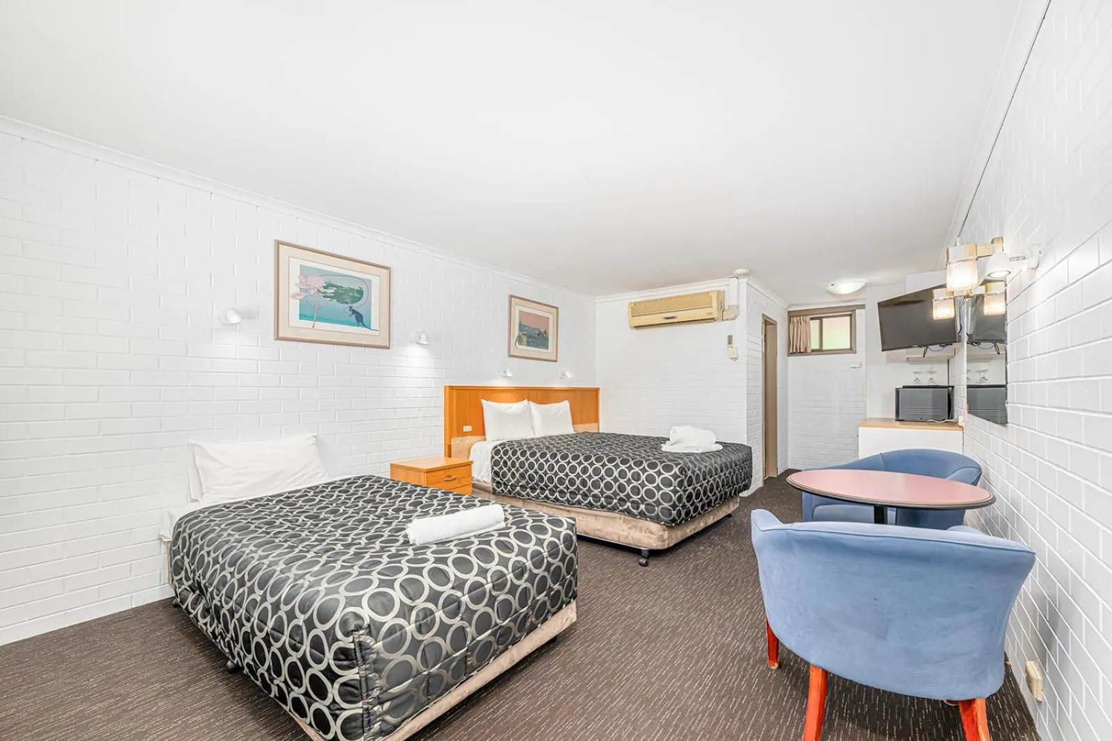 Bed in Mildura Motor Inn