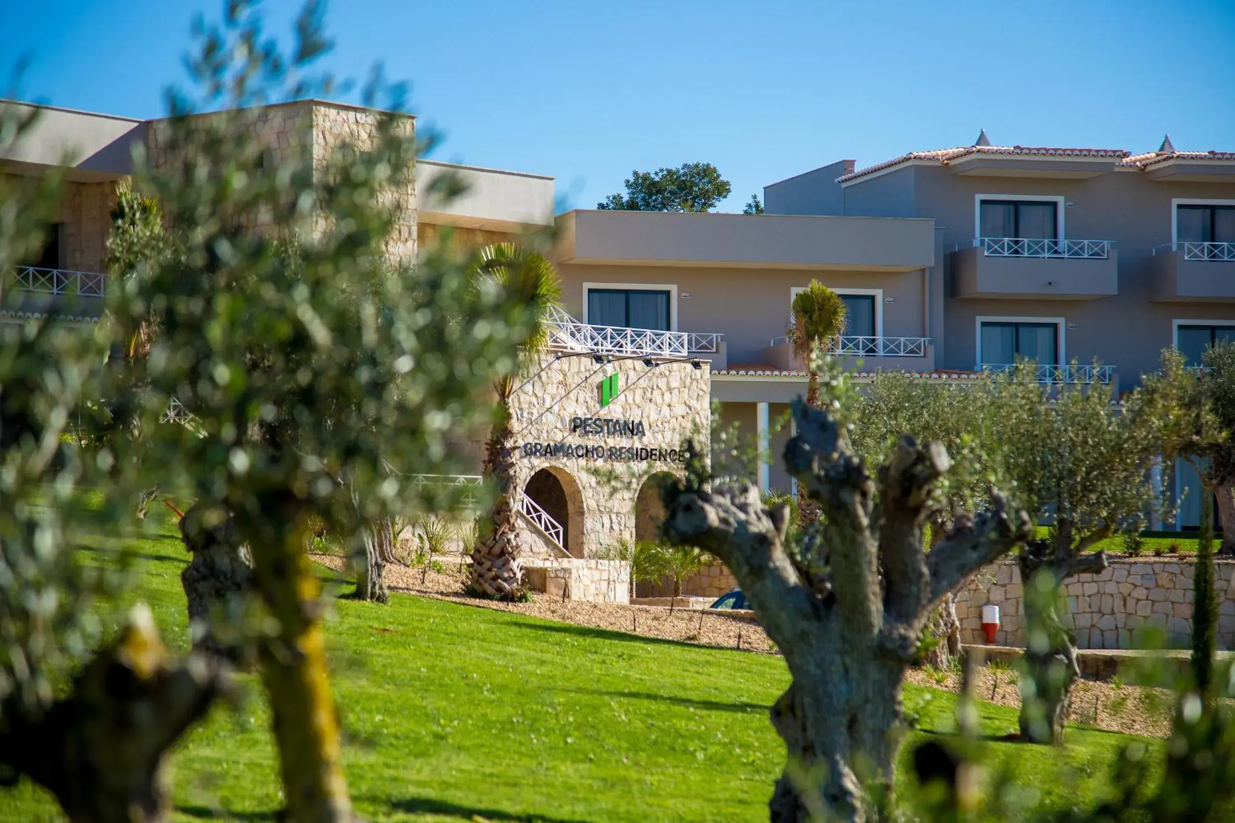 Property building in Pestana Gramacho Residences Property building in Pestana Gramacho Residences