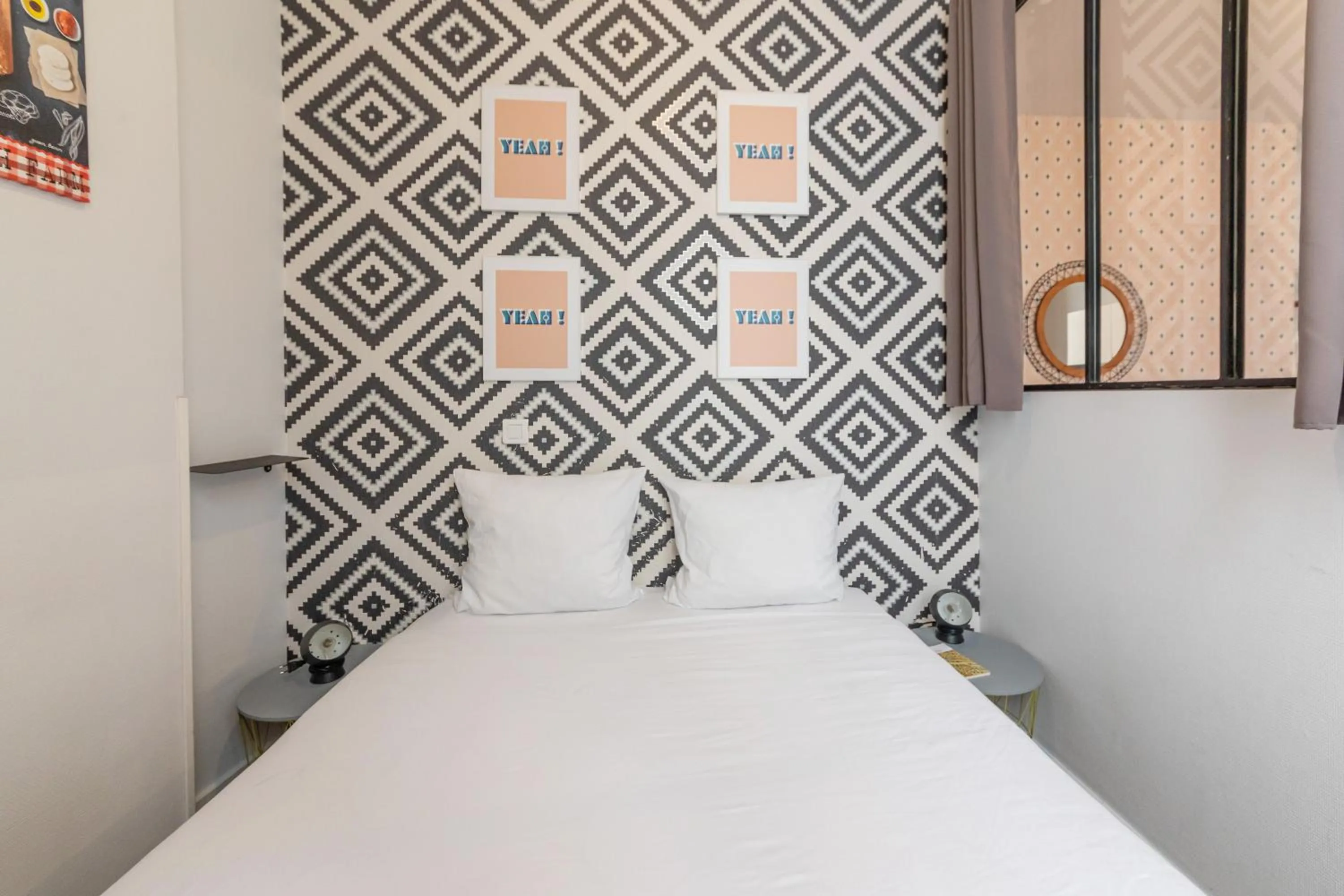 Photo of the whole room, Bed in WS Hôtel de Ville - Musée Pompidou