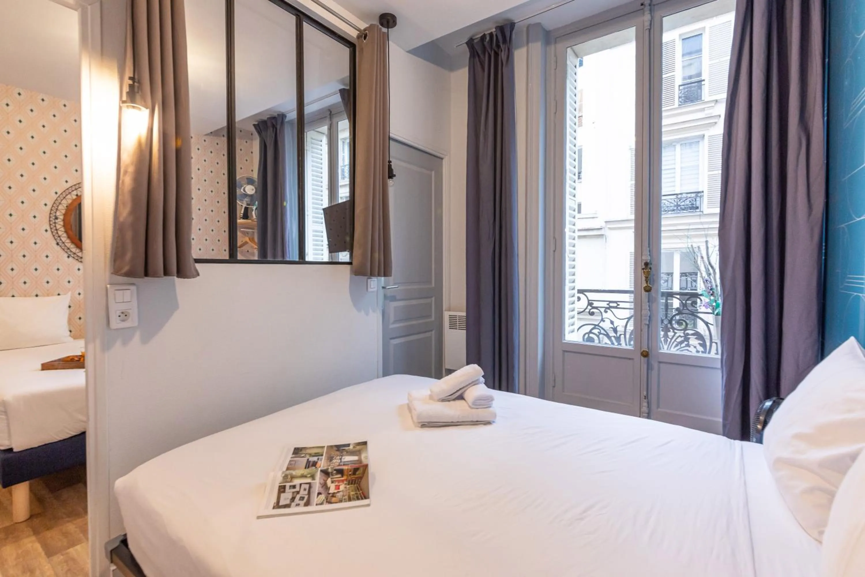 Photo of the whole room, Bed in WS Hôtel de Ville - Musée Pompidou