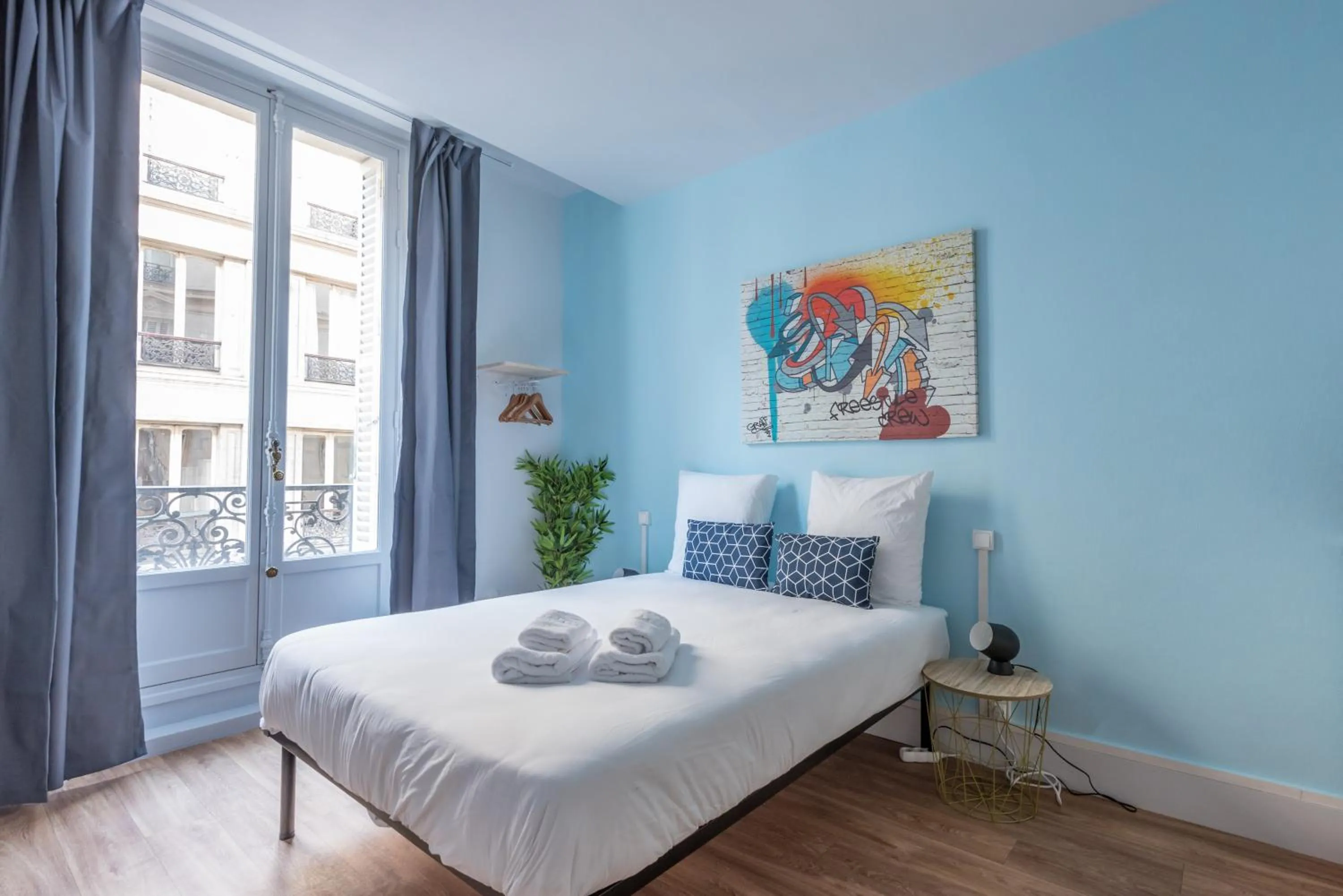 Bedroom, Bed in WS Hôtel de Ville - Musée Pompidou