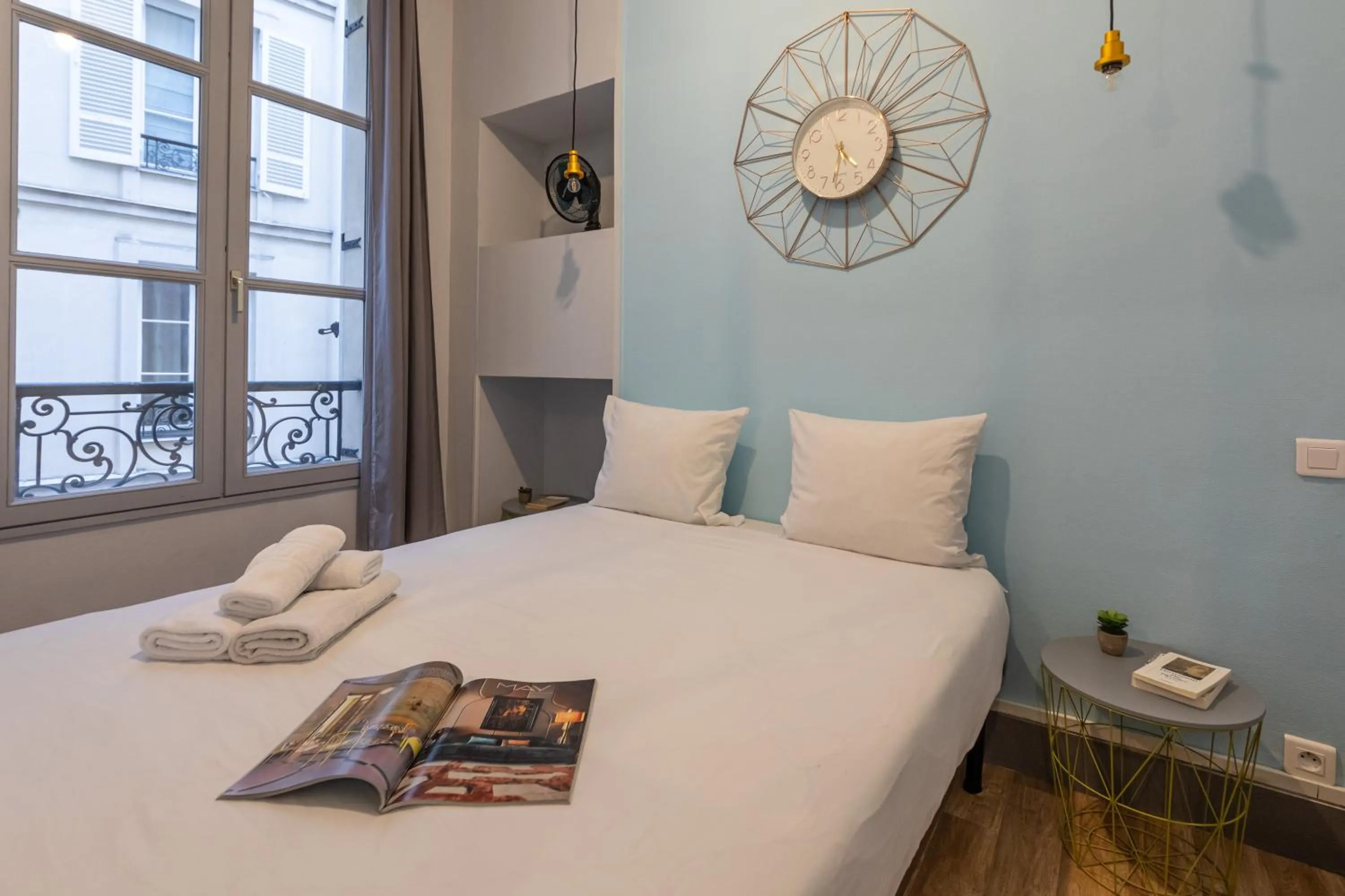 Photo of the whole room, Bed in WS Hôtel de Ville - Musée Pompidou