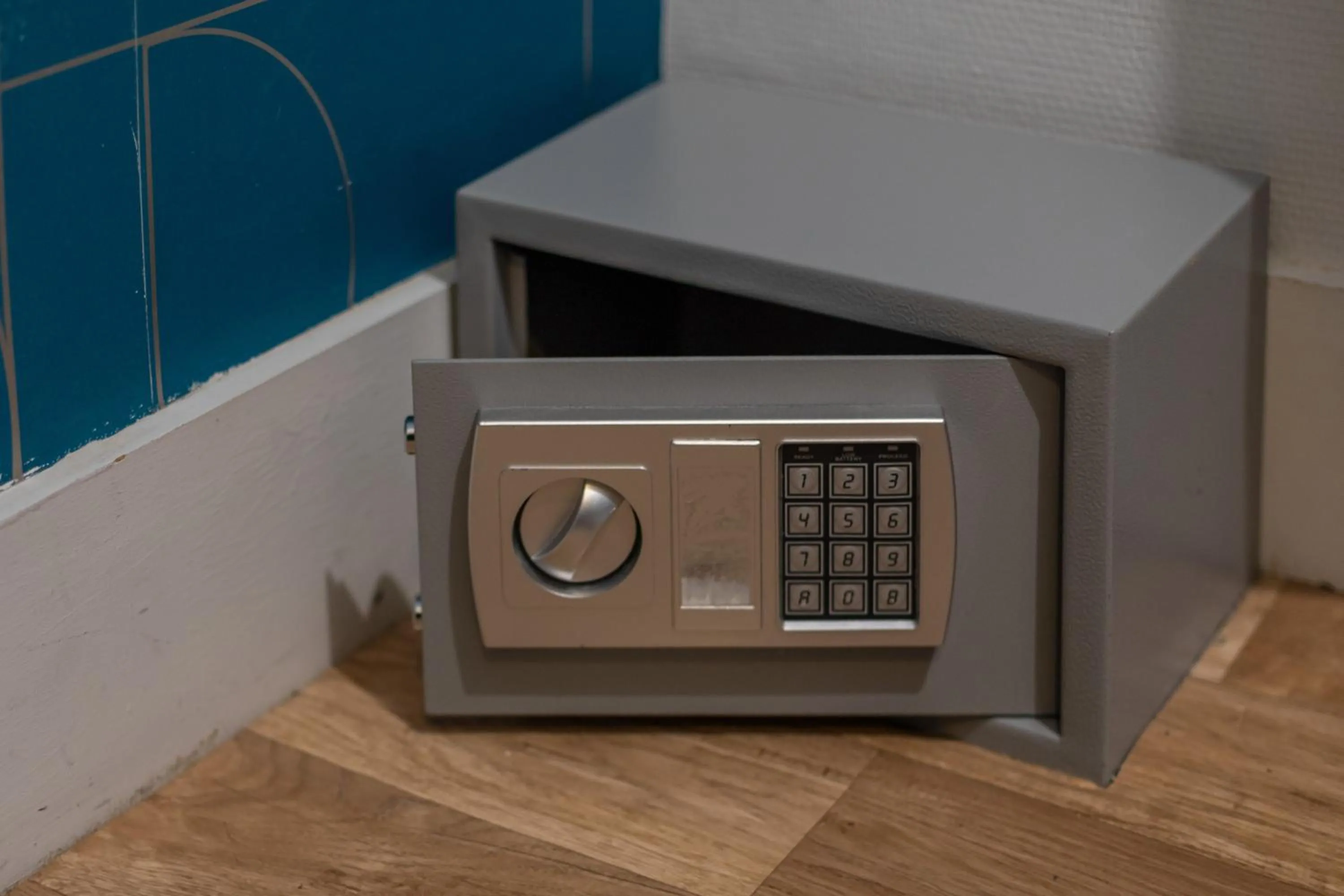 safe in WS Hôtel de Ville - Musée Pompidou