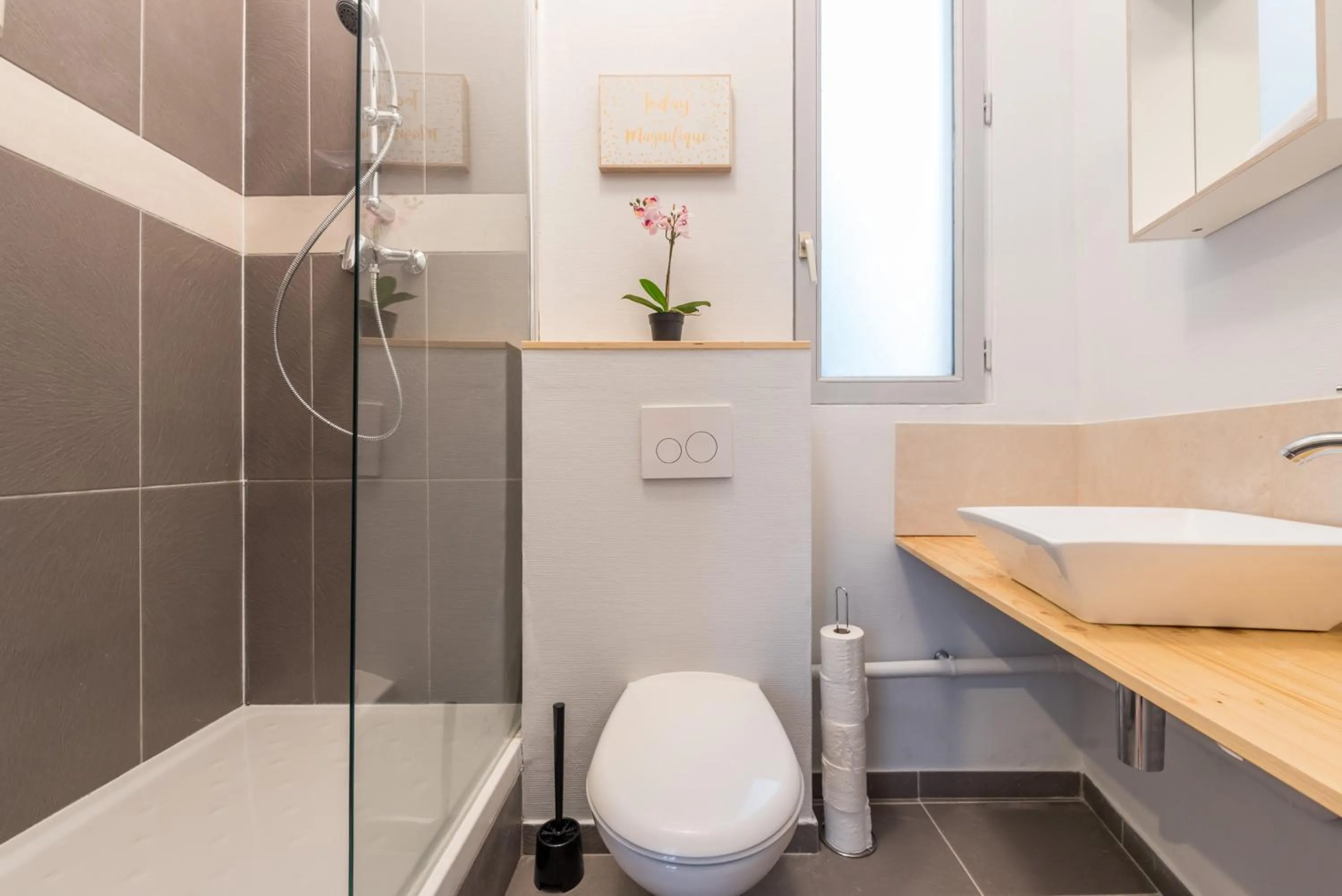 Bathroom in WS Hôtel de Ville - Musée Pompidou