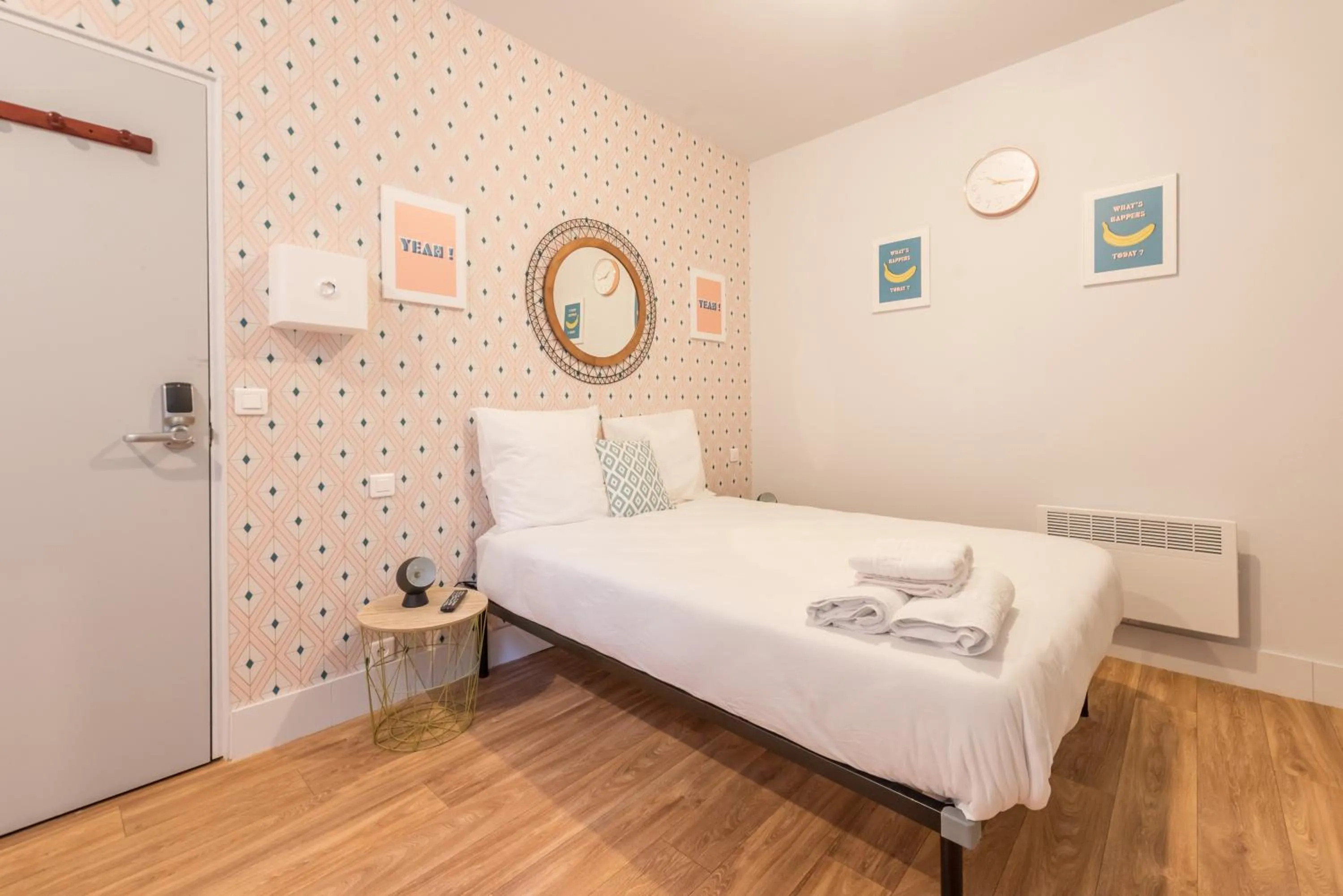 Bedroom, Bed in WS Hôtel de Ville - Musée Pompidou