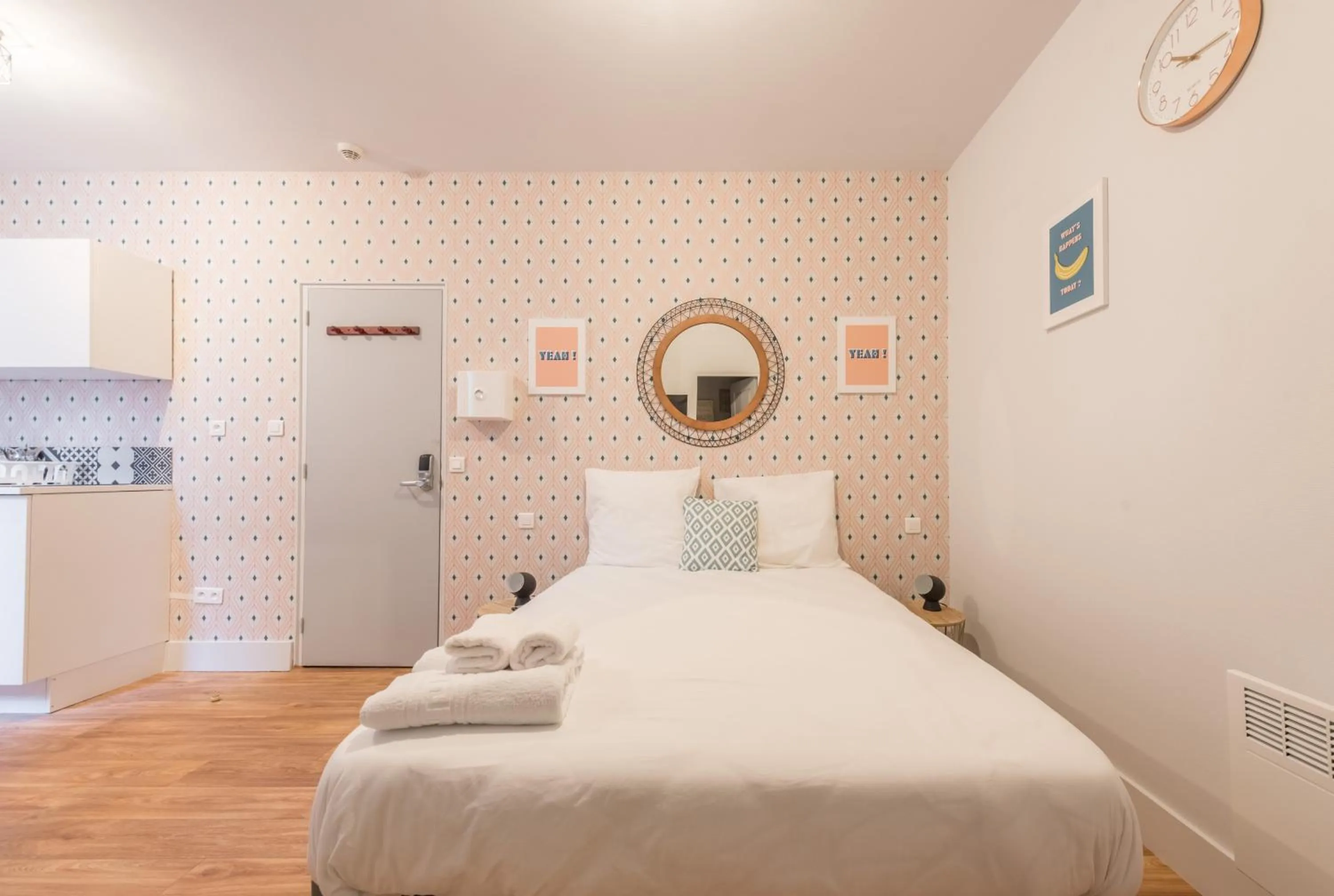 Bedroom, Bed in WS Hôtel de Ville - Musée Pompidou