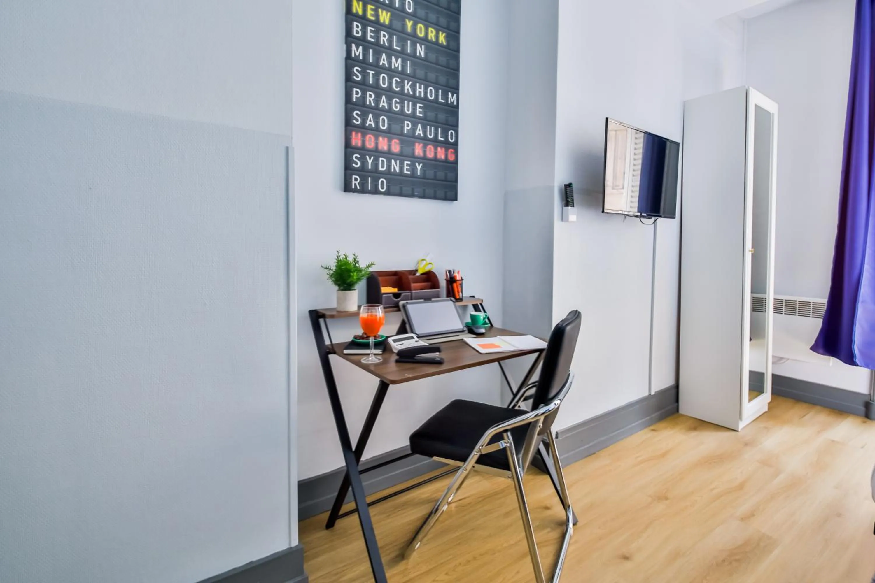 Seating area in WS Hôtel de Ville - Musée Pompidou