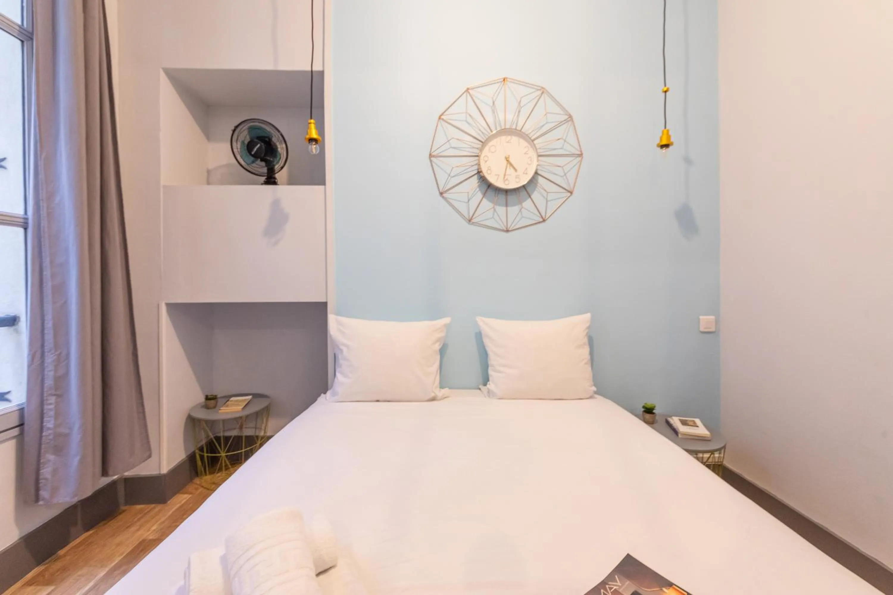 Photo of the whole room, Bed in WS Hôtel de Ville - Musée Pompidou