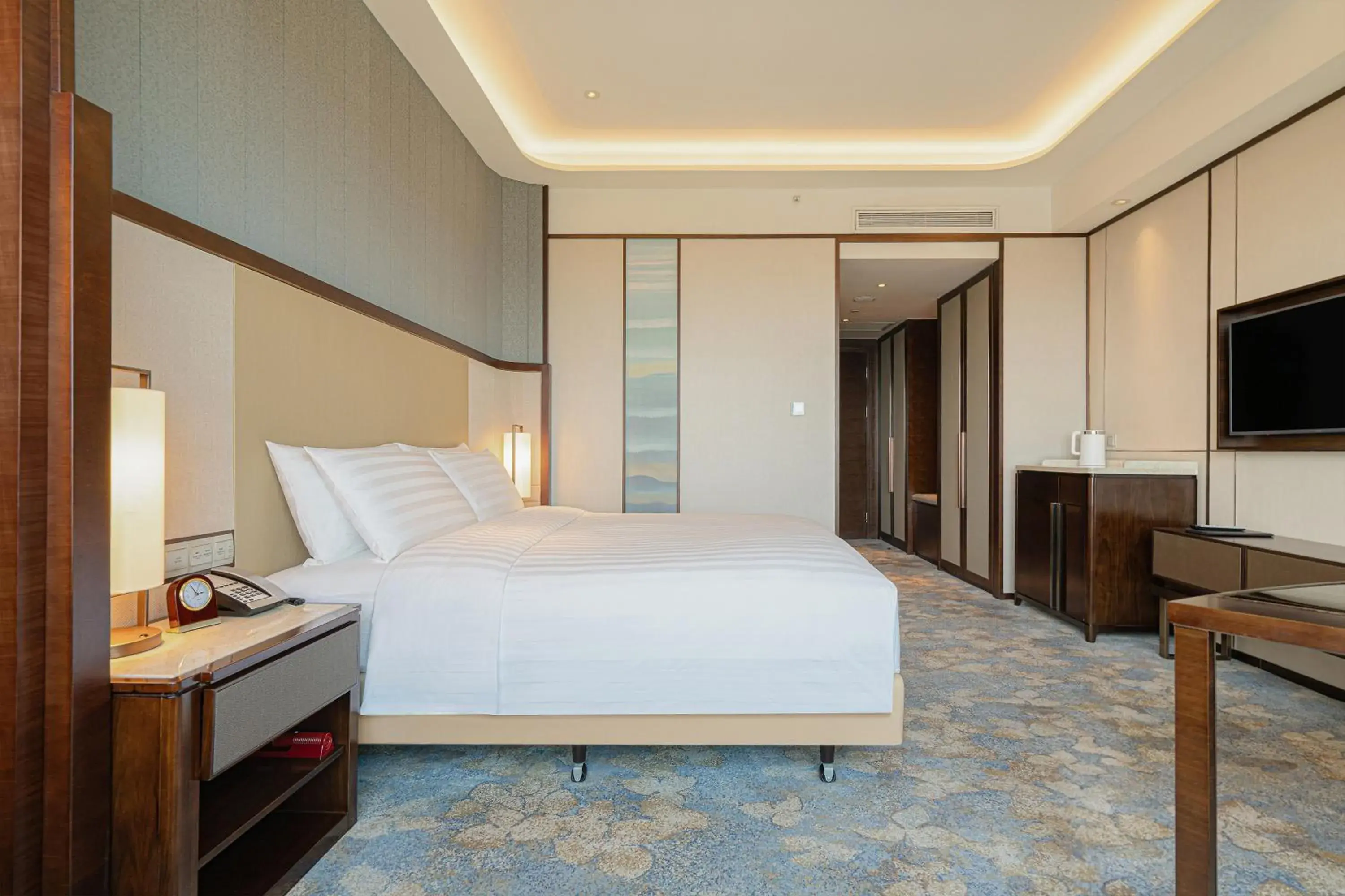 Deluxe City View King in Shangri-La Jinan Deluxe City View King in Shangri-La Jinan