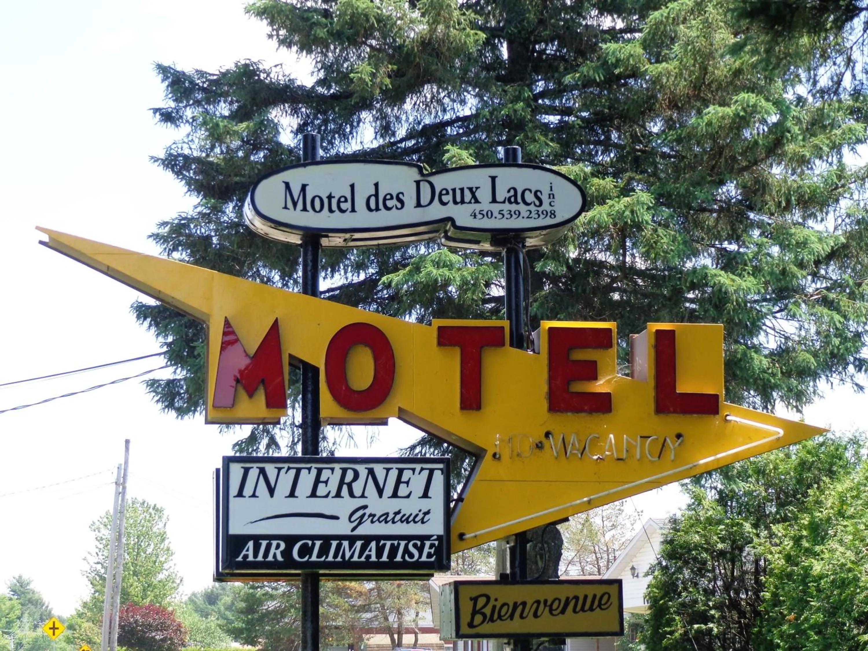 Facade/entrance in Motel des Deux Lacs