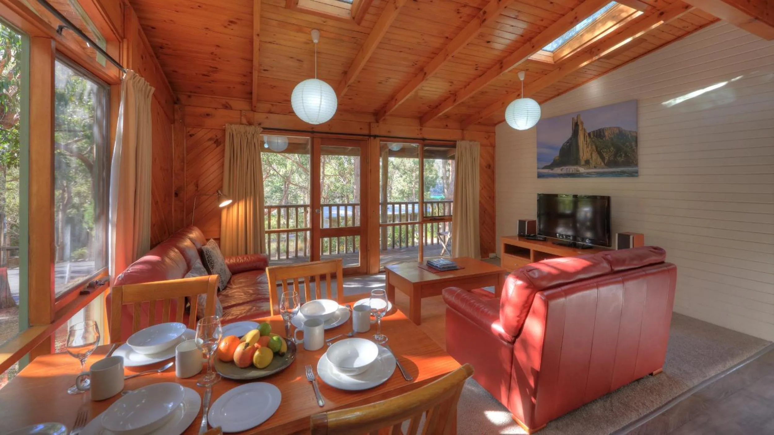 Dining area in Stewarts Bay Lodge