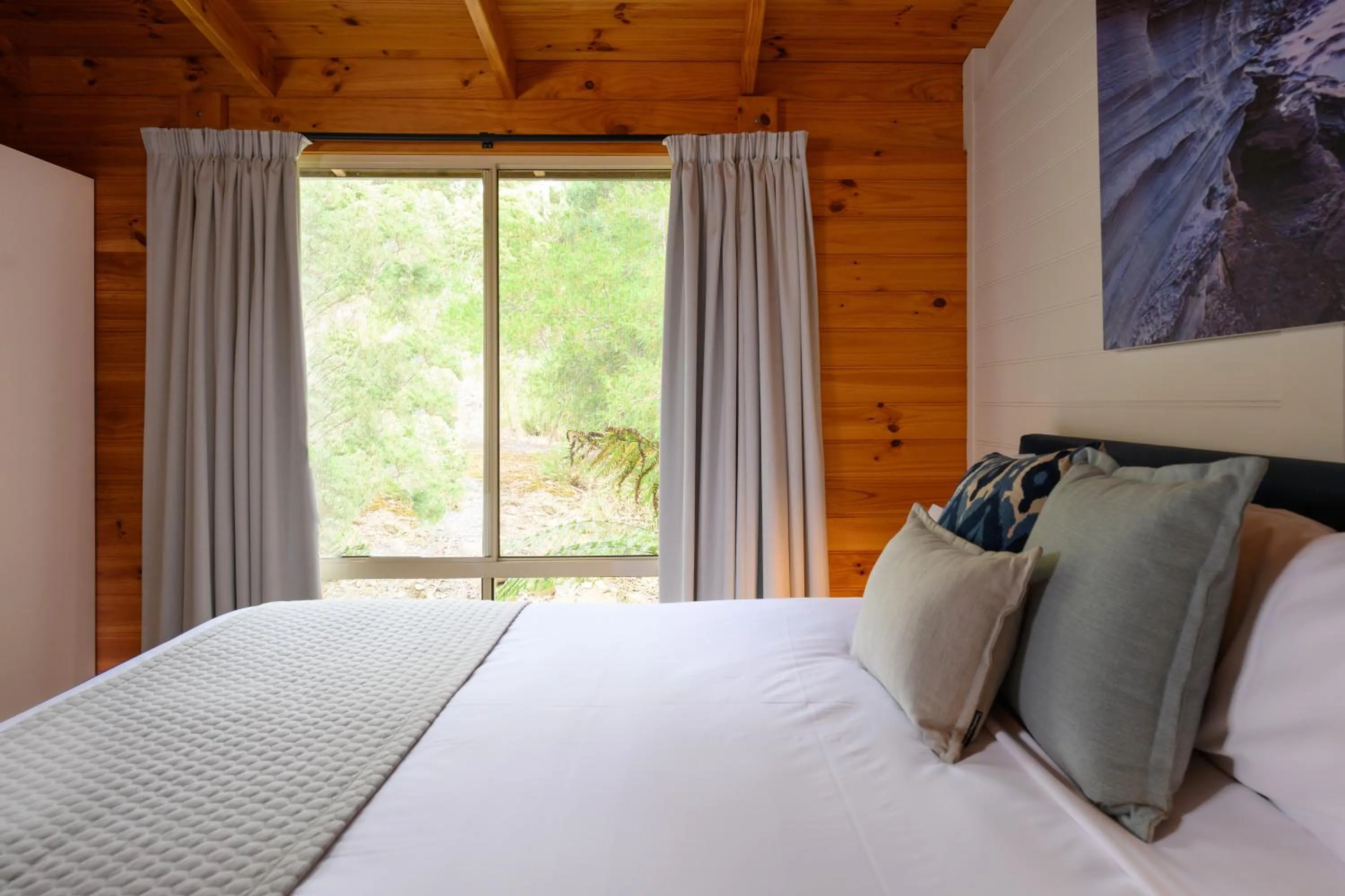 Bedroom, Bed in Stewarts Bay Lodge