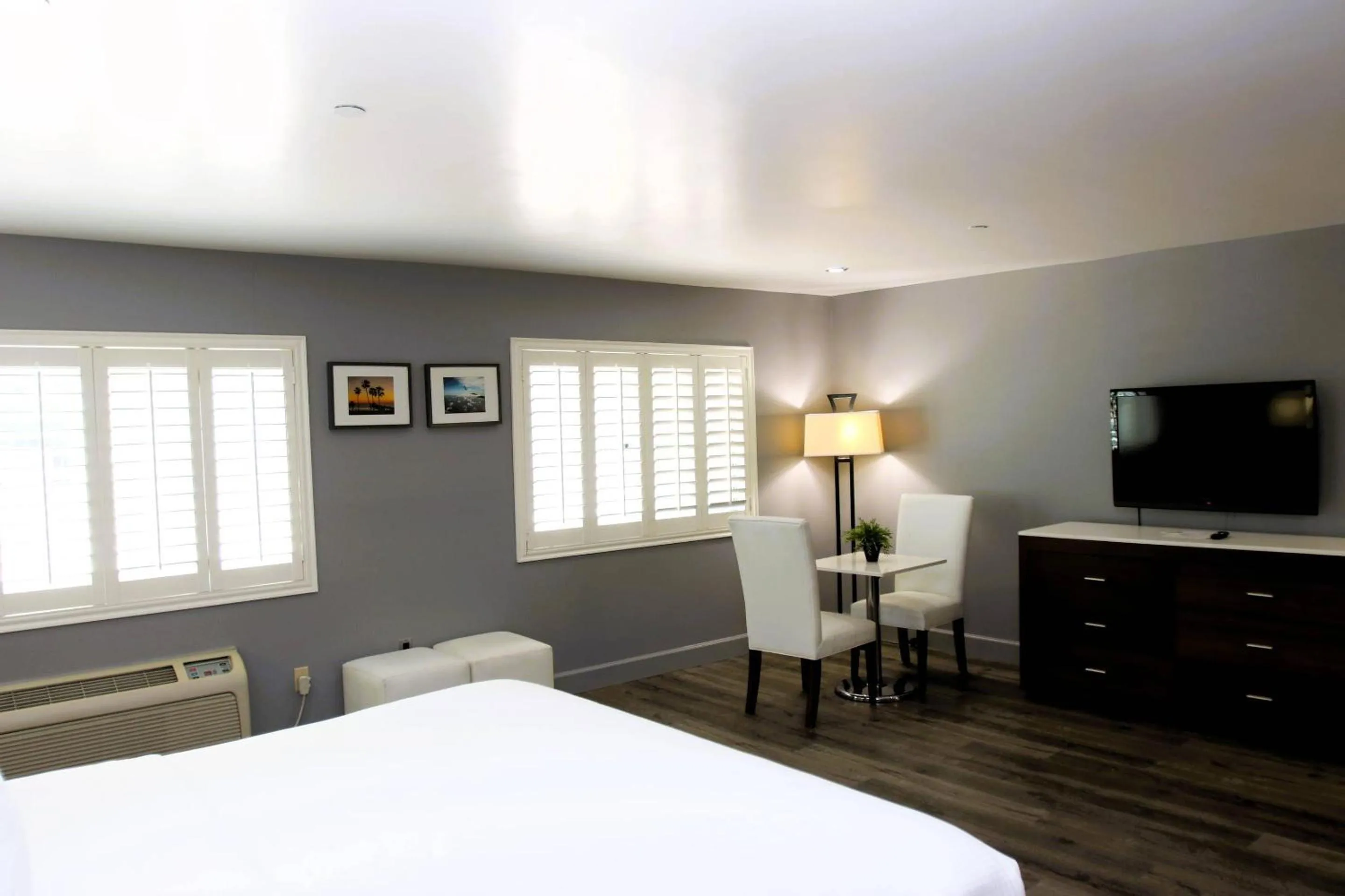 Bedroom in BLVD Hotel and Studios Universal-Hollywood, an Ascend Collection Hotel