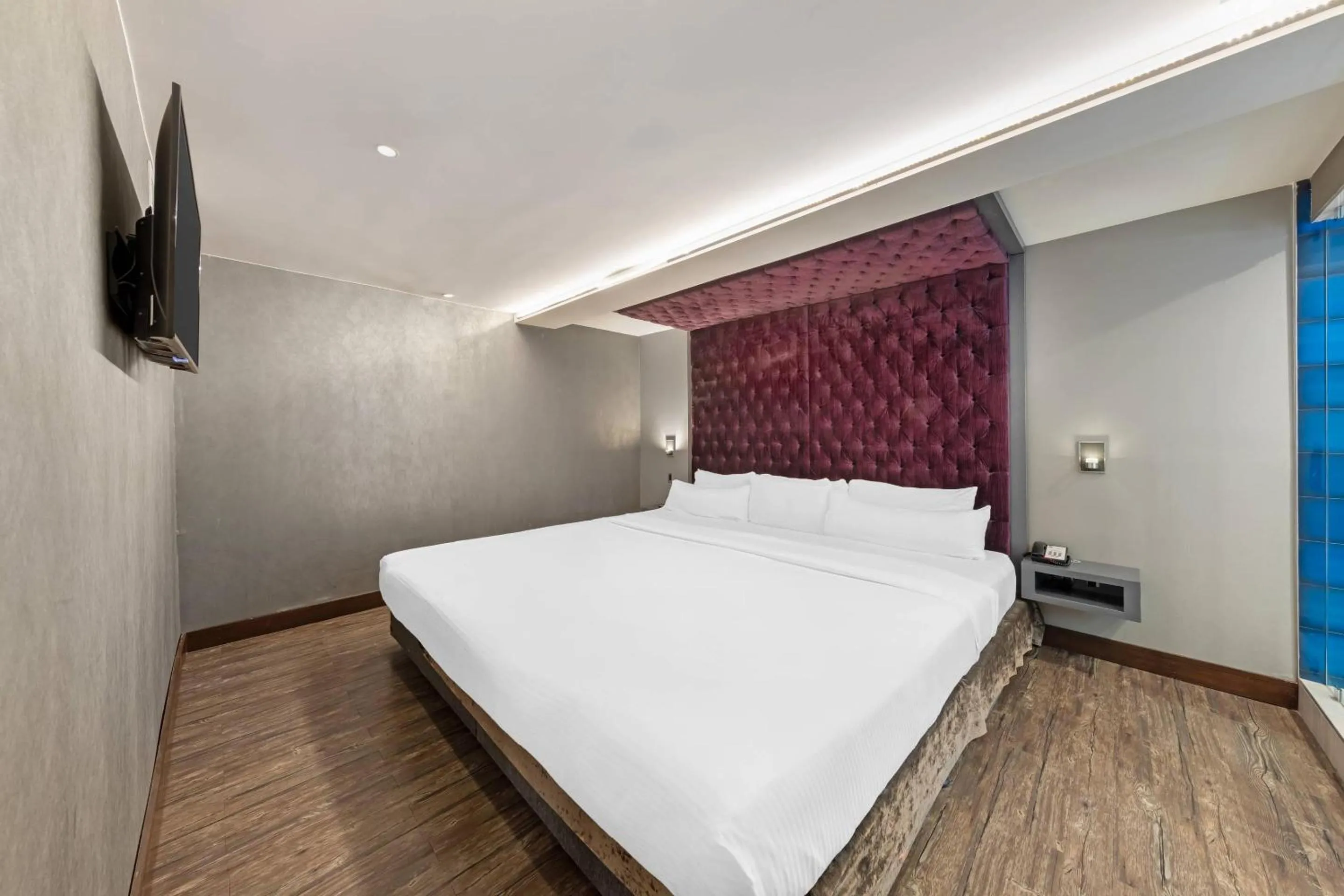 Bedroom in BLVD Hotel and Studios Universal-Hollywood, an Ascend Collection Hotel