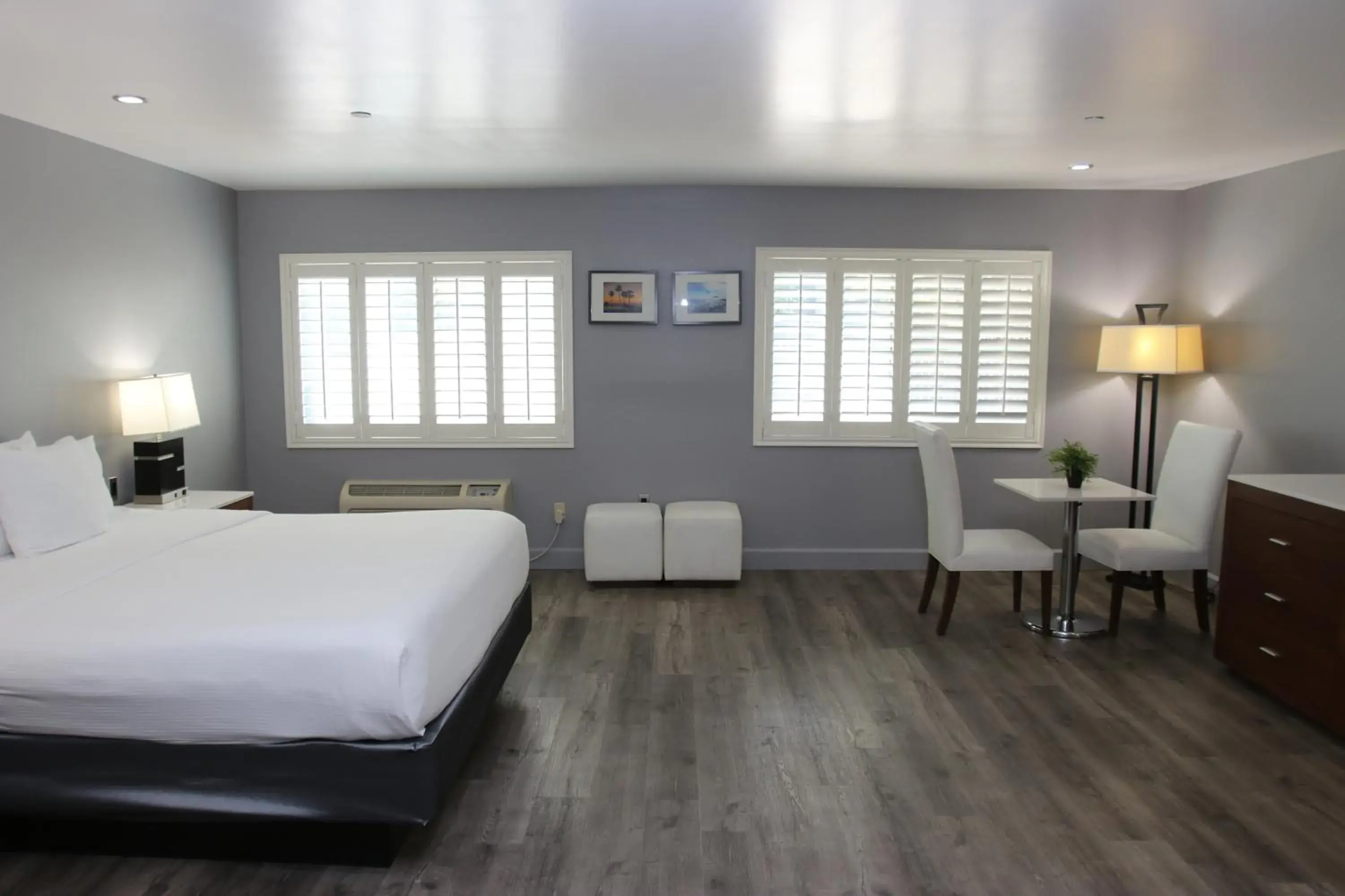 Large One Room Suite/Disability Access - Non Smoking in BLVD Hotel and Studios Universal-Hollywood, an Ascend Collection Hotel Large One Room Suite/Disability Access - Non Smoking in BLVD Hotel and Studios Universal-Hollywood, an Ascend Collection Hotel