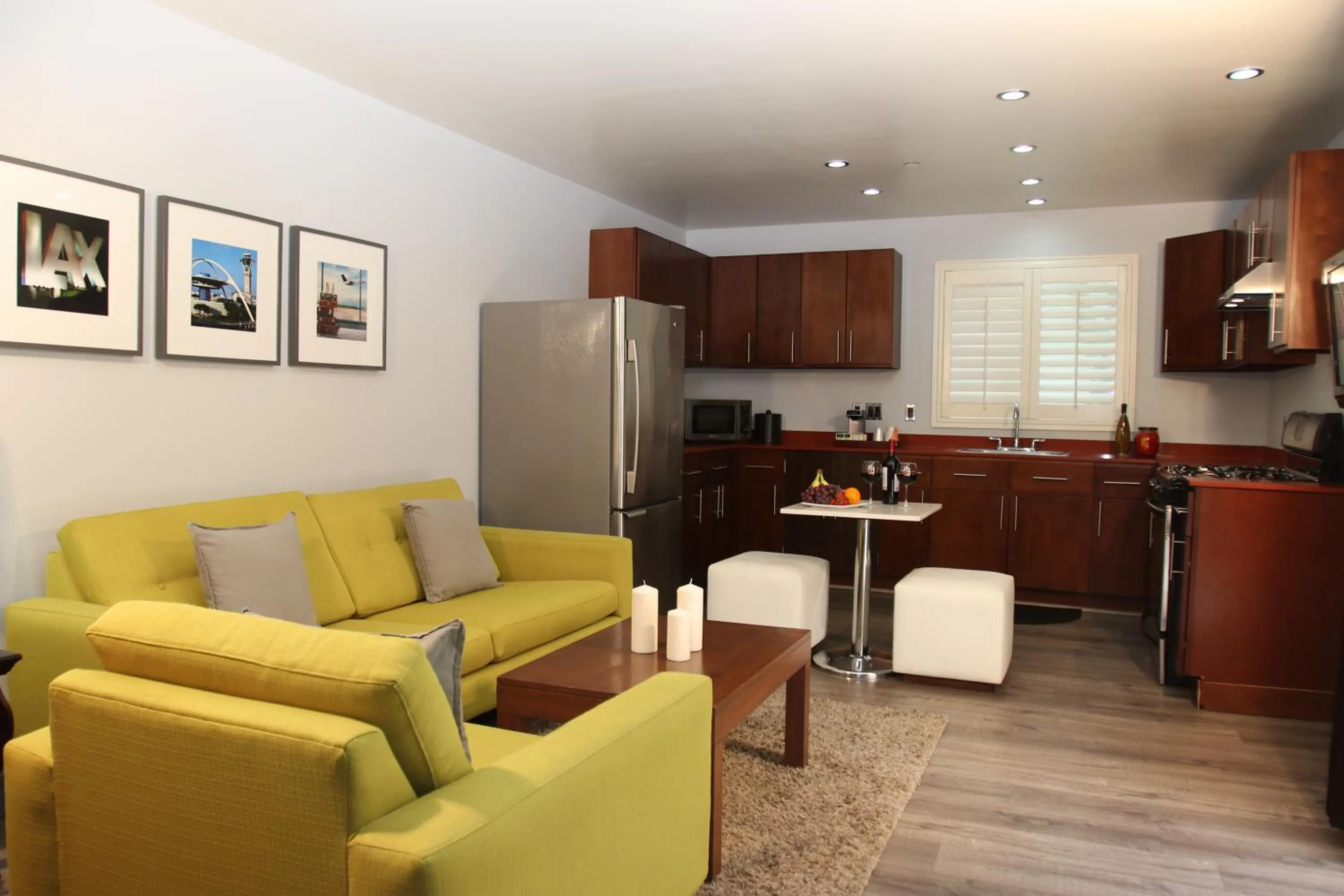 Living room in BLVD Hotel and Studios Universal-Hollywood, an Ascend Collection Hotel