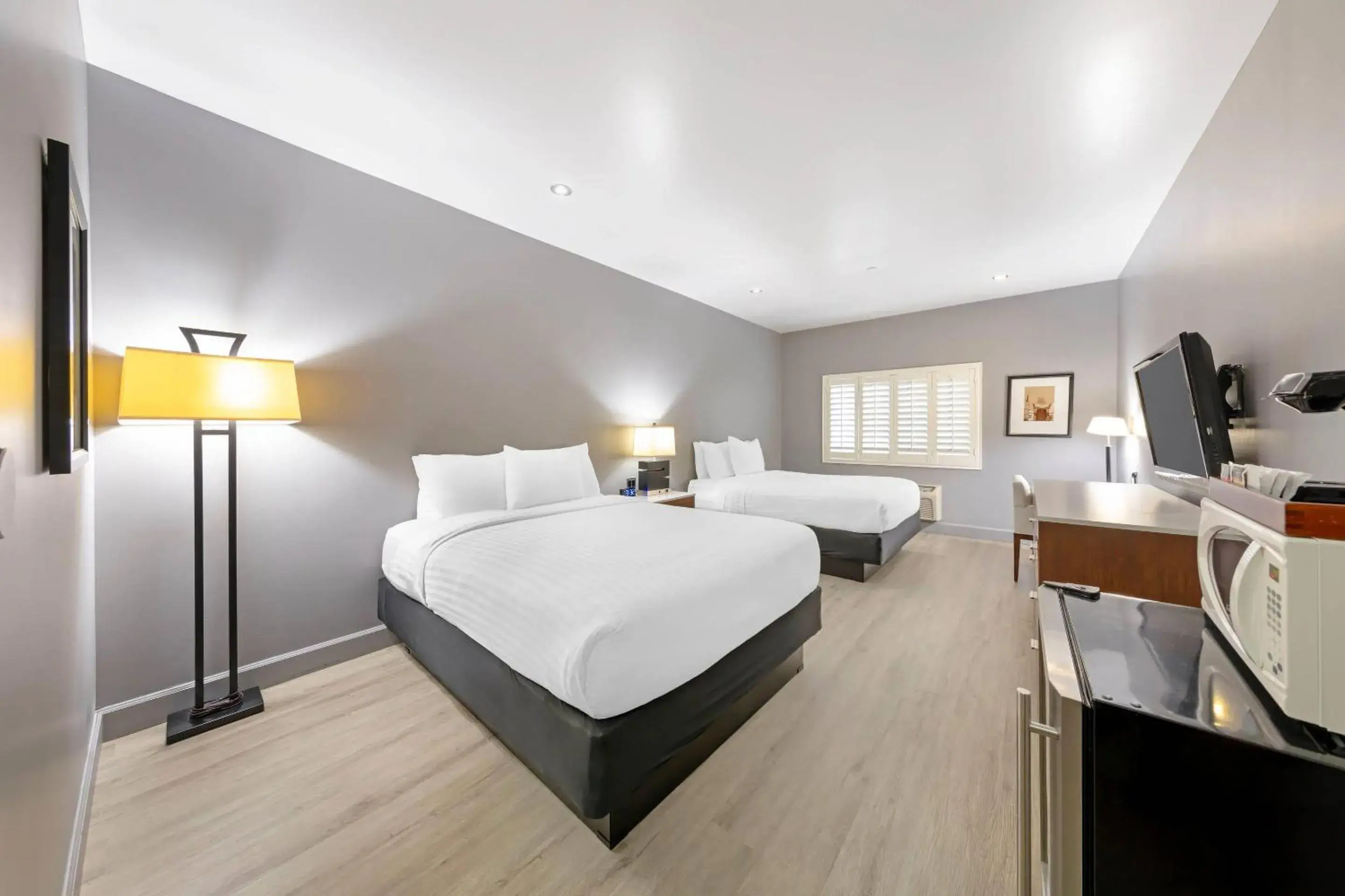 Bedroom in BLVD Hotel and Studios Universal-Hollywood, an Ascend Collection Hotel Bedroom in BLVD Hotel and Studios Universal-Hollywood, an Ascend Collection Hotel