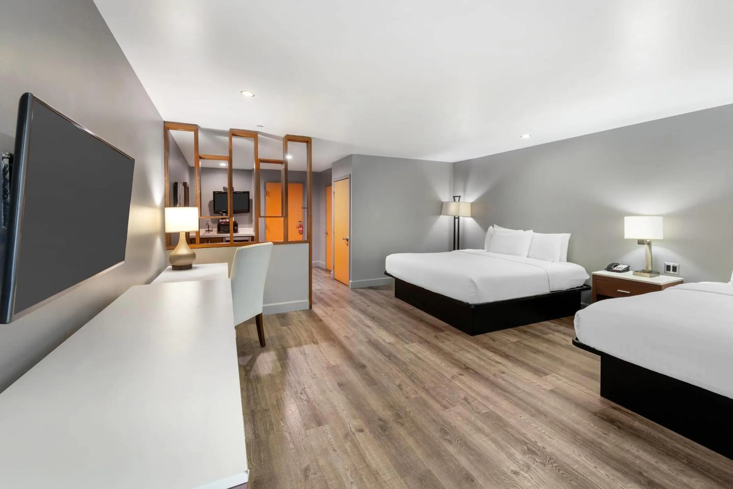 Bedroom in BLVD Hotel and Studios Universal-Hollywood, an Ascend Collection Hotel