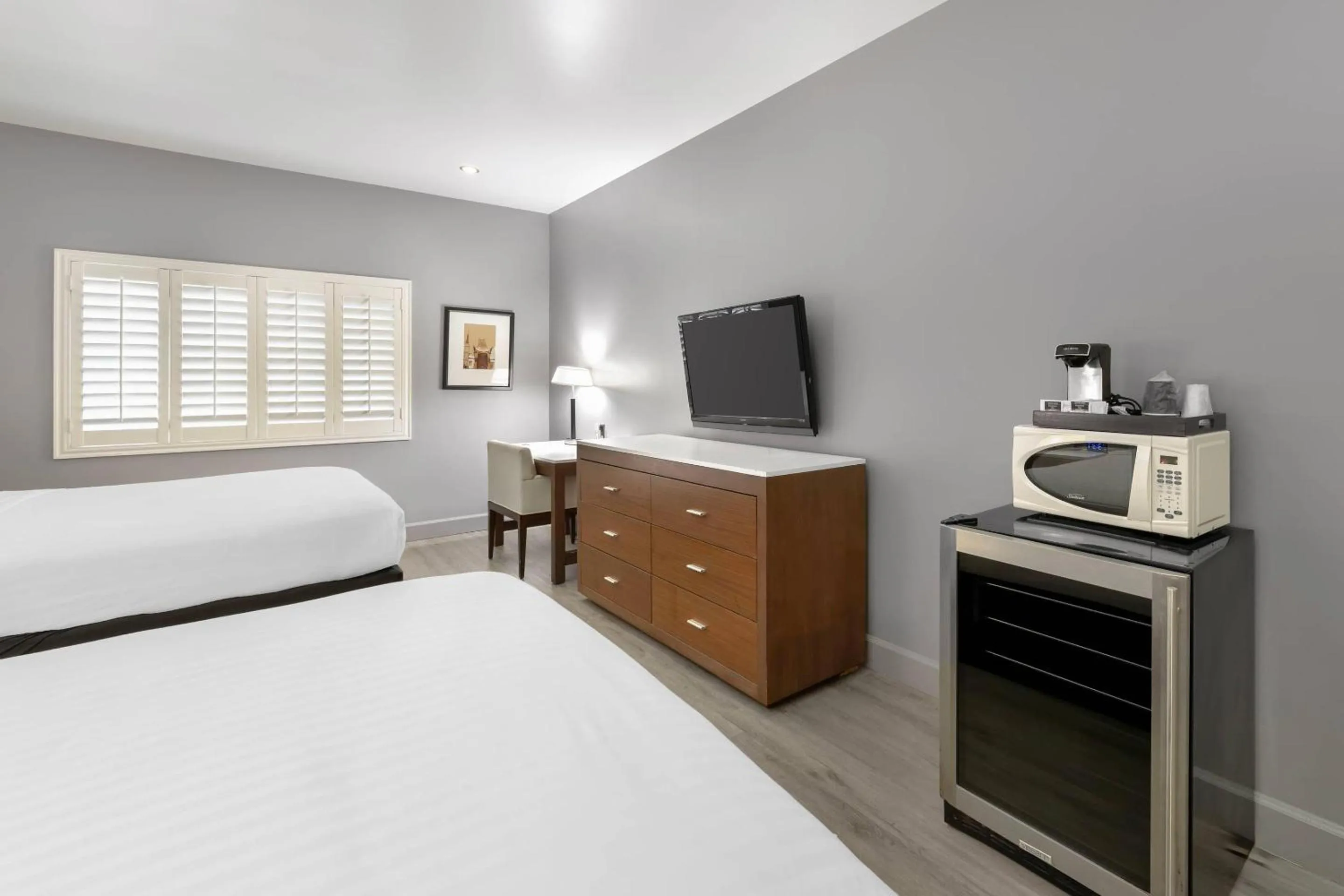 Bedroom in BLVD Hotel and Studios Universal-Hollywood, an Ascend Collection Hotel
