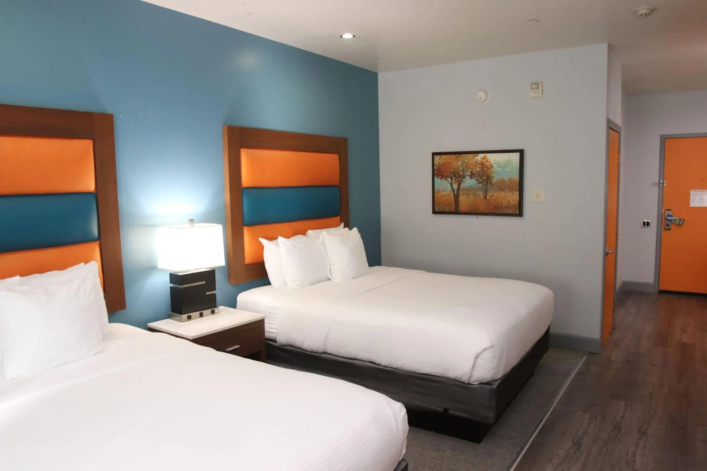 Bedroom in BLVD Hotel and Studios Universal-Hollywood, an Ascend Collection Hotel