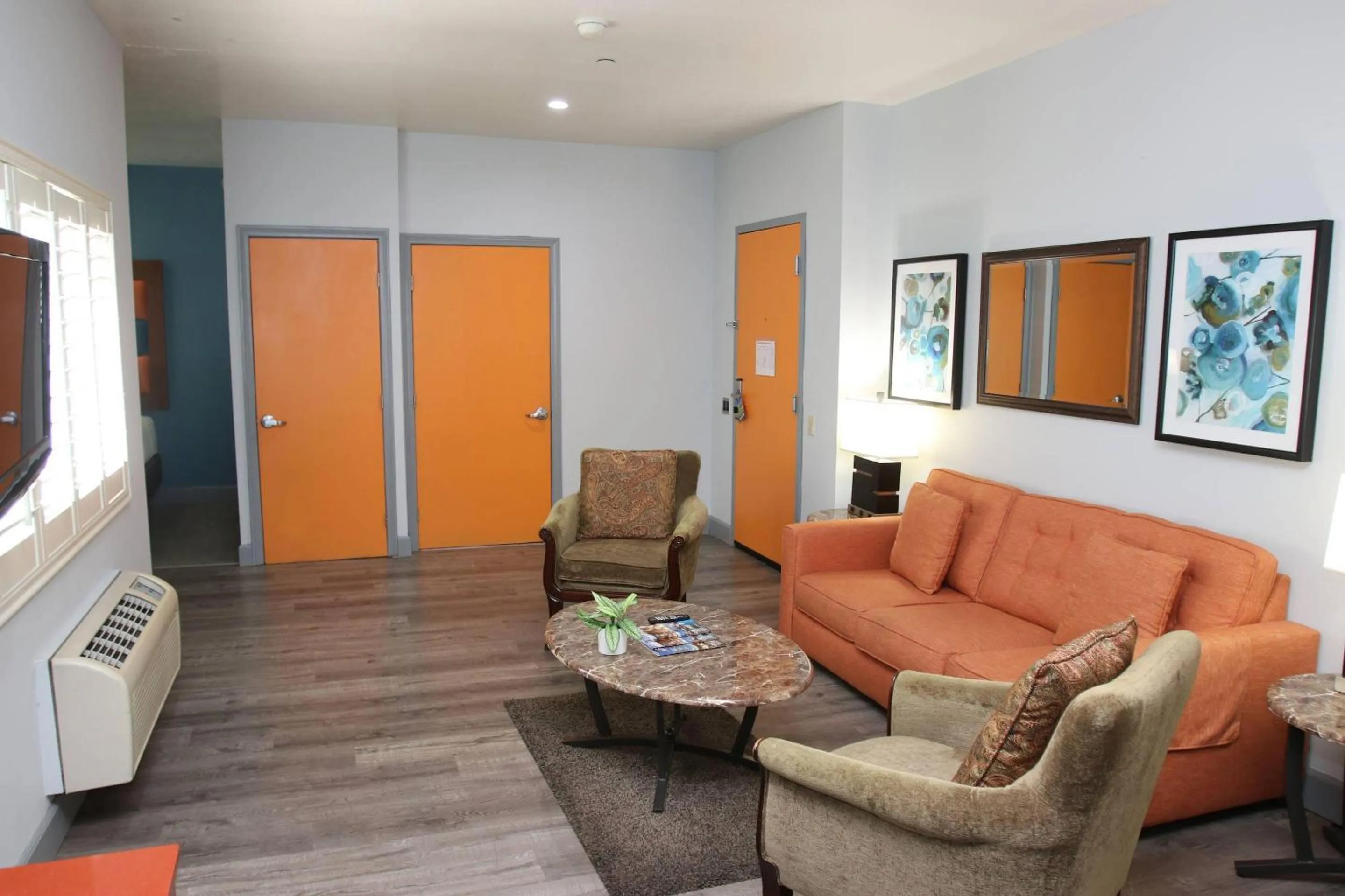 Bedroom in BLVD Hotel and Studios Universal-Hollywood, an Ascend Collection Hotel