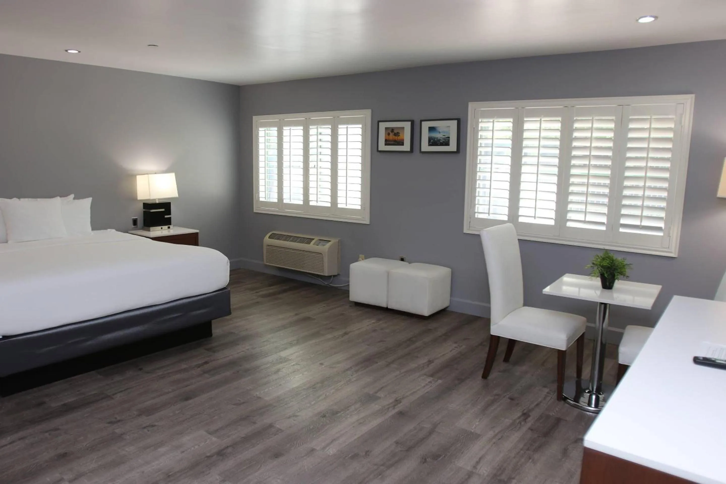 Bedroom in BLVD Hotel and Studios Universal-Hollywood, an Ascend Collection Hotel