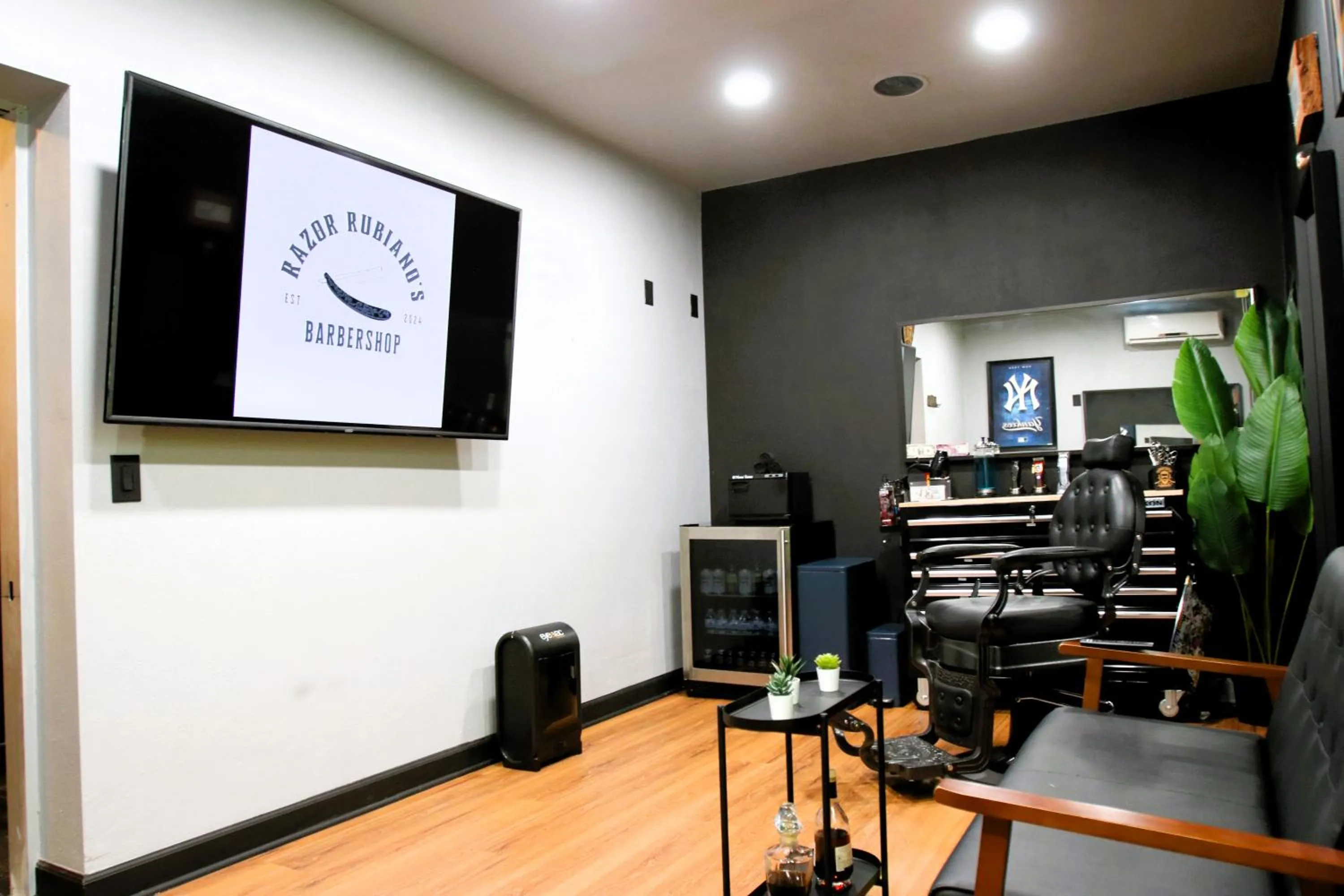 hair dresser in BLVD Hotel and Studios Universal-Hollywood, an Ascend Collection Hotel