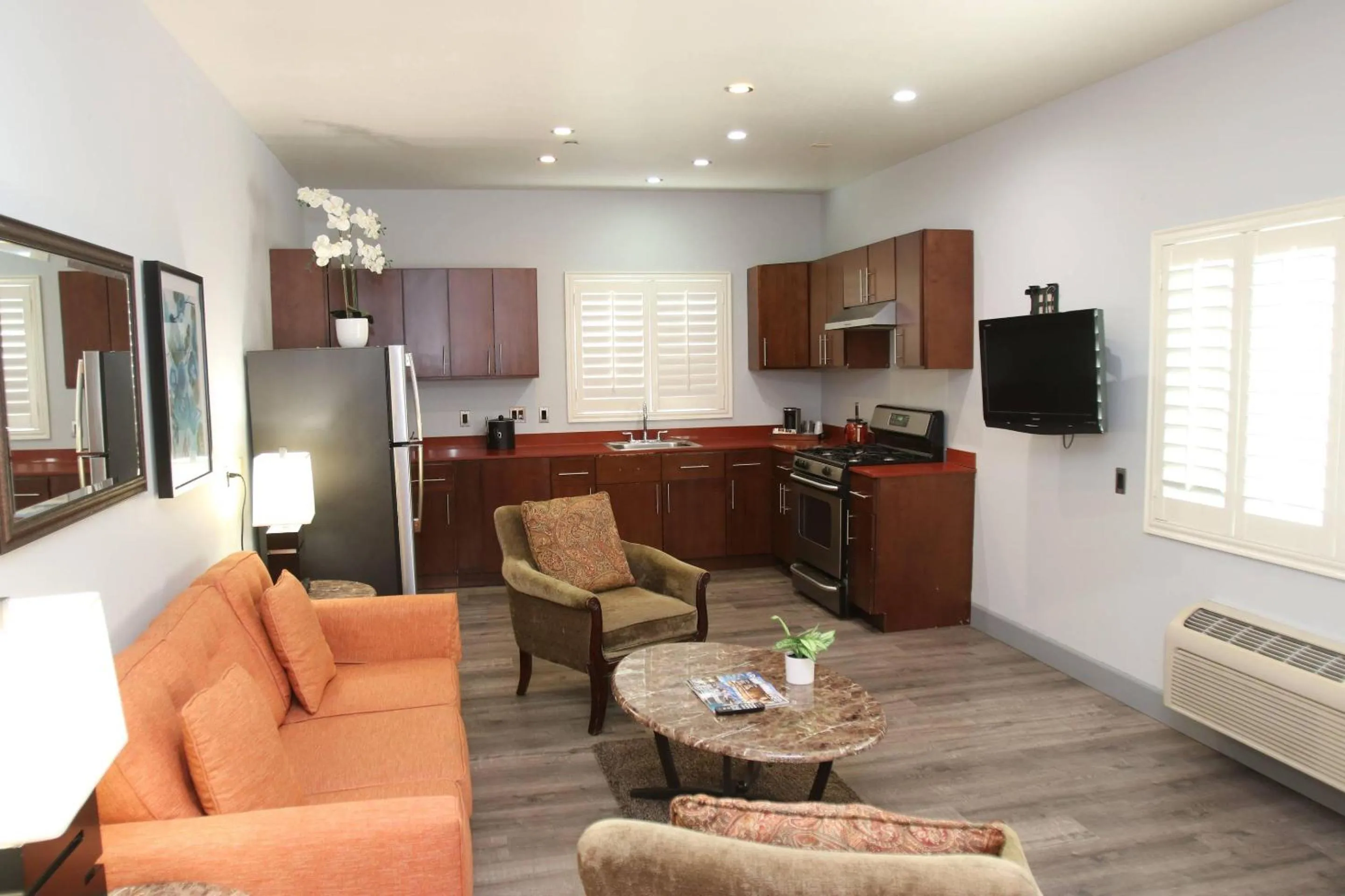 Bedroom in BLVD Hotel and Studios Universal-Hollywood, an Ascend Collection Hotel