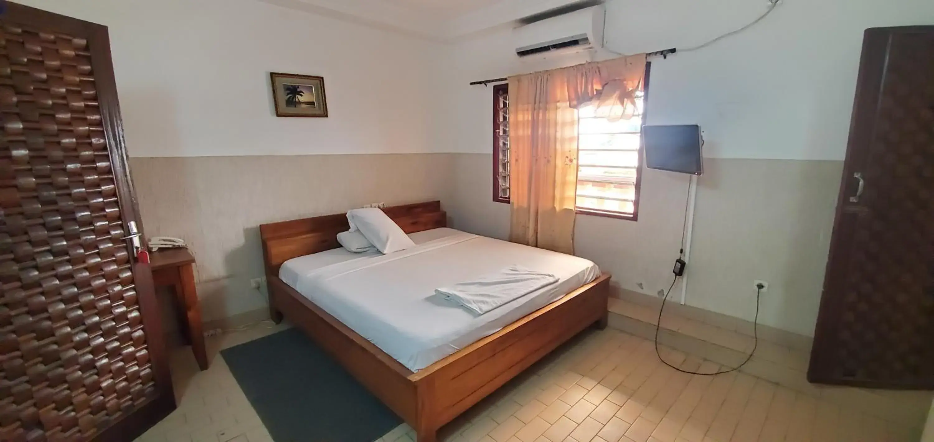 Royal hotel Royal hotel