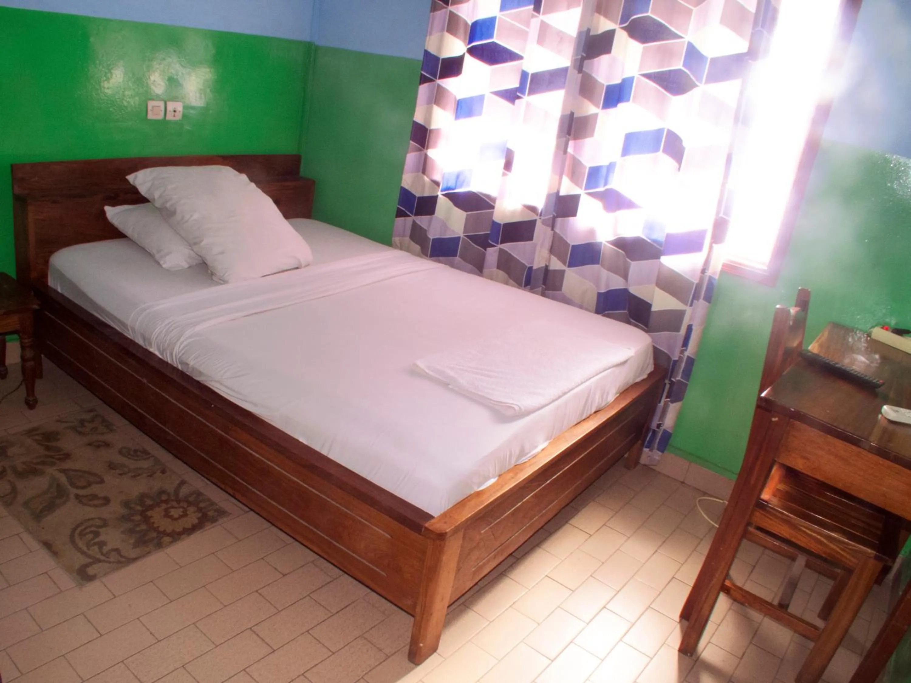 Bedroom, Bed in Royal hotel