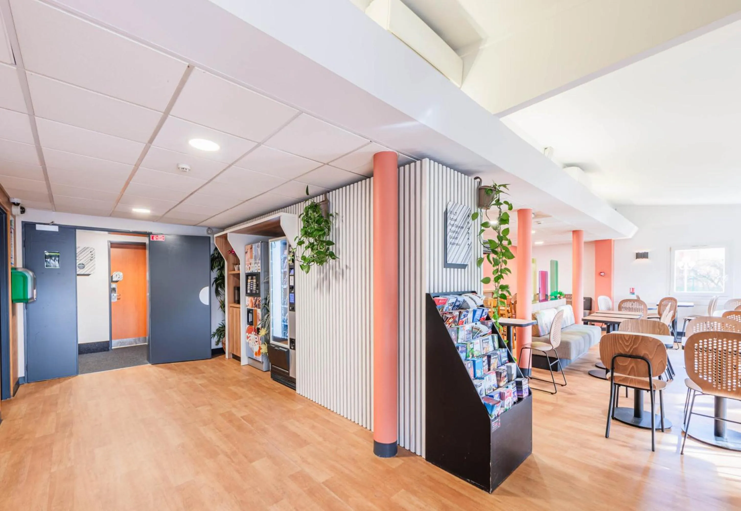 Lobby or reception in B&B HOTEL Strasbourg Nord Mundolsheim