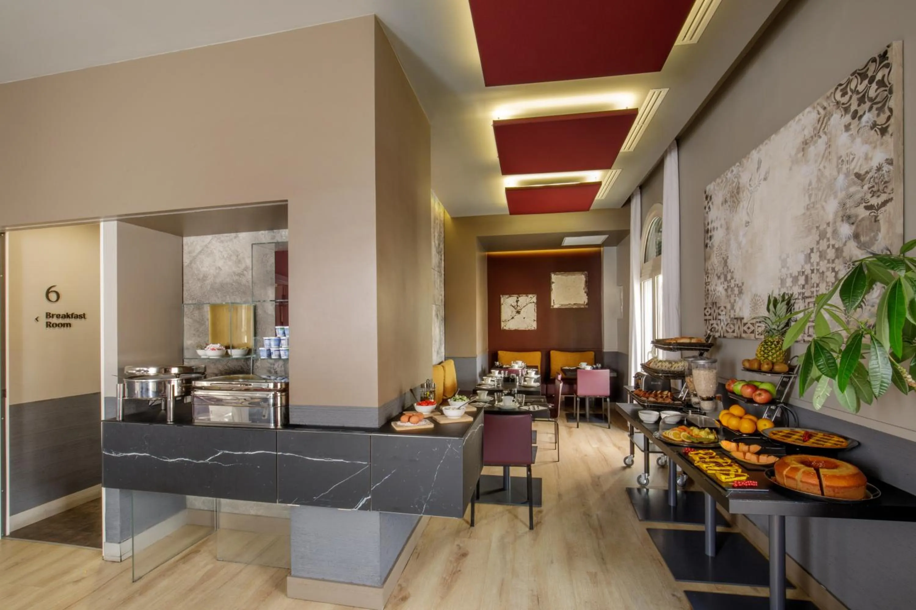 Buffet breakfast in Hotel Regno