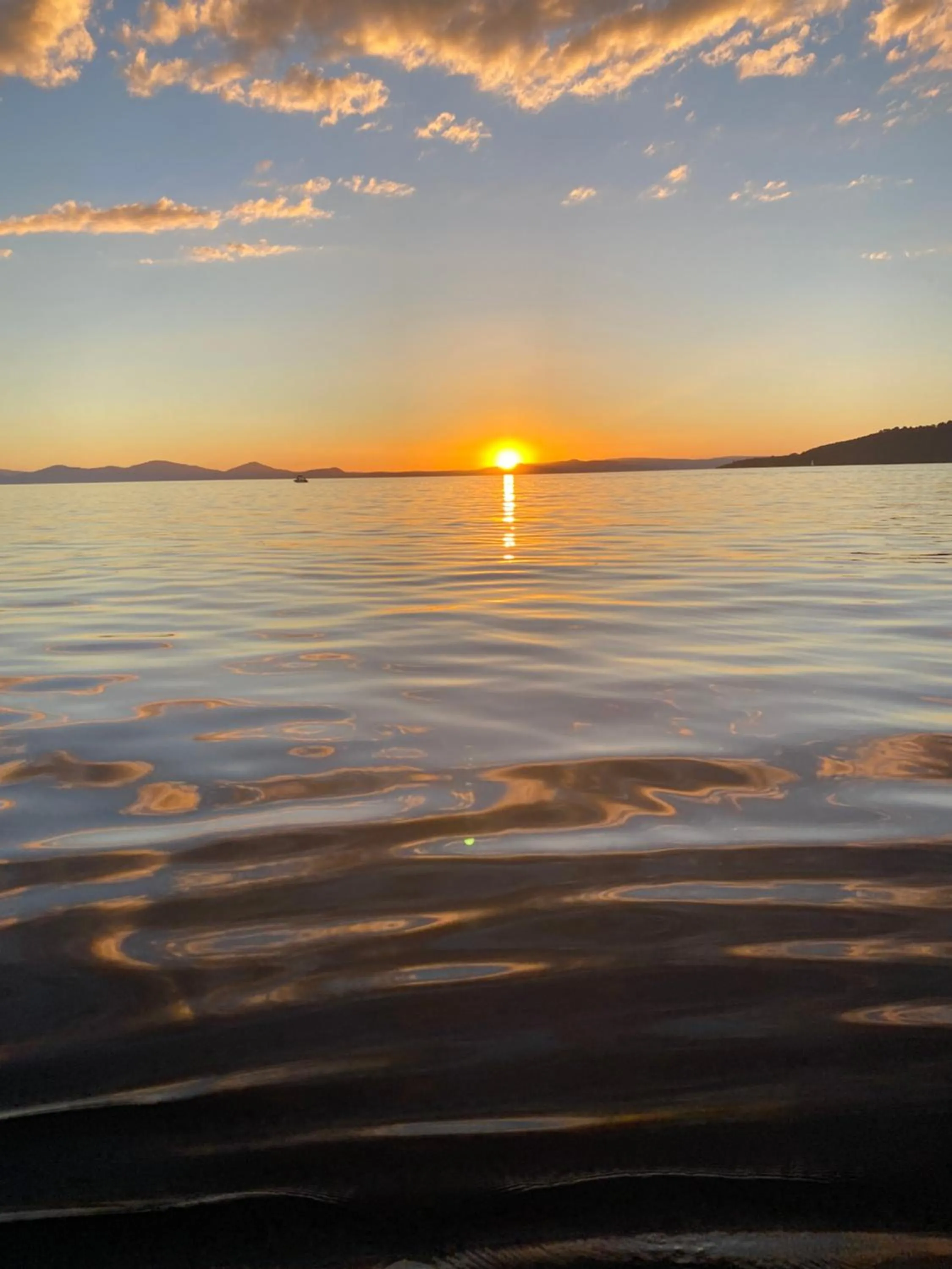 Sunset in Lakeside Taupo Motel