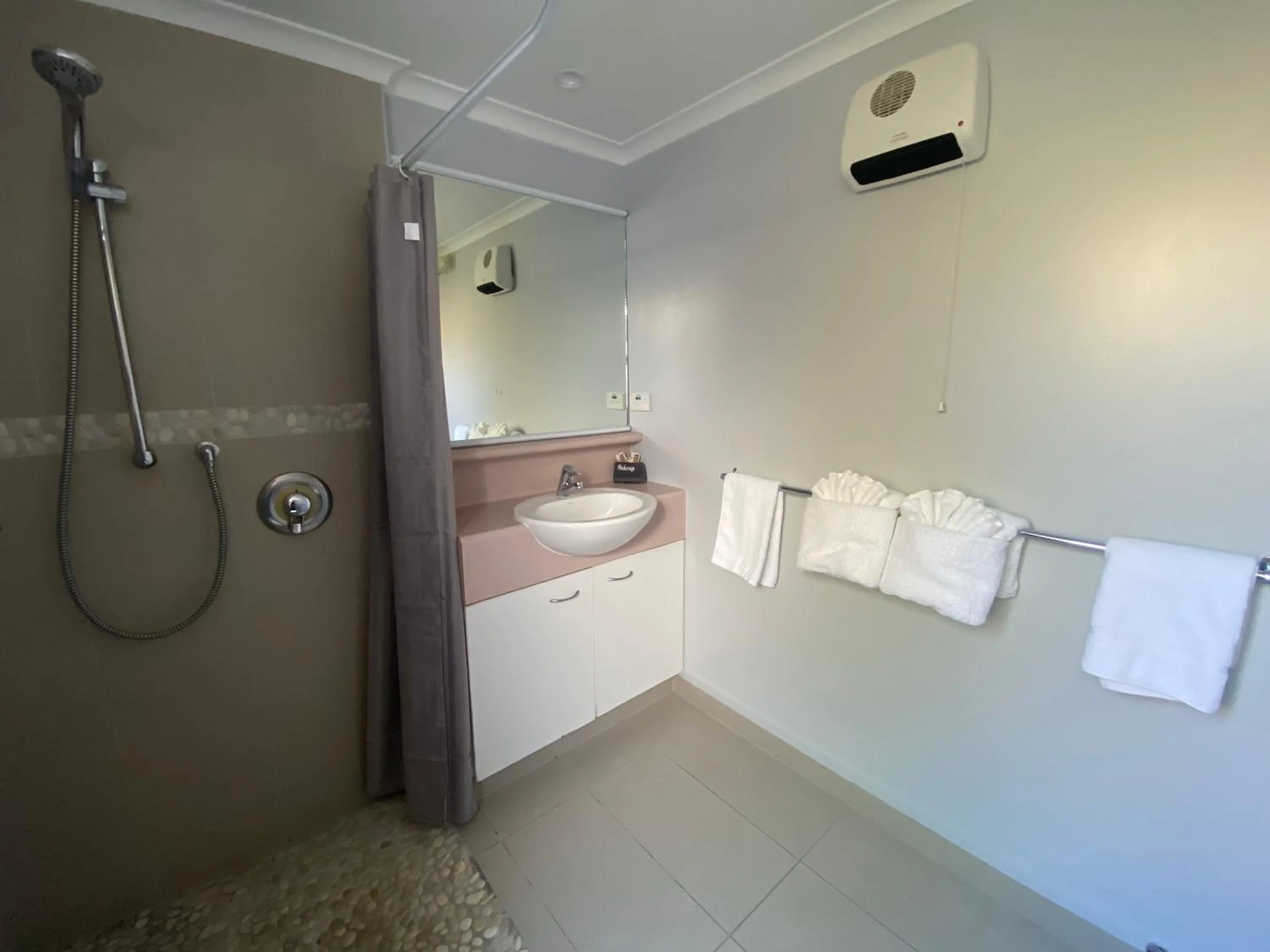 Property building in Lakeside Taupo Motel