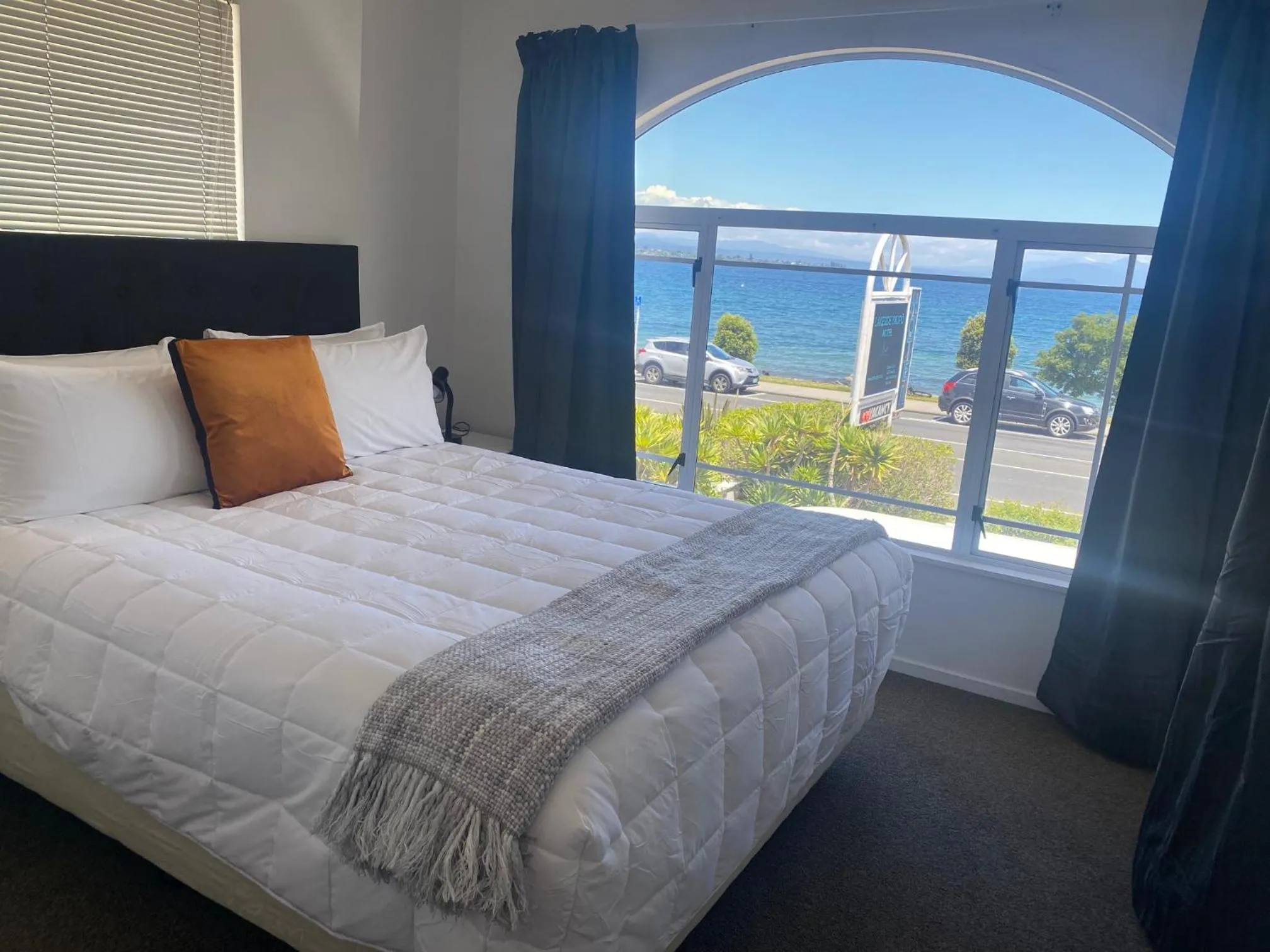 Bed in Lakeside Taupo Motel