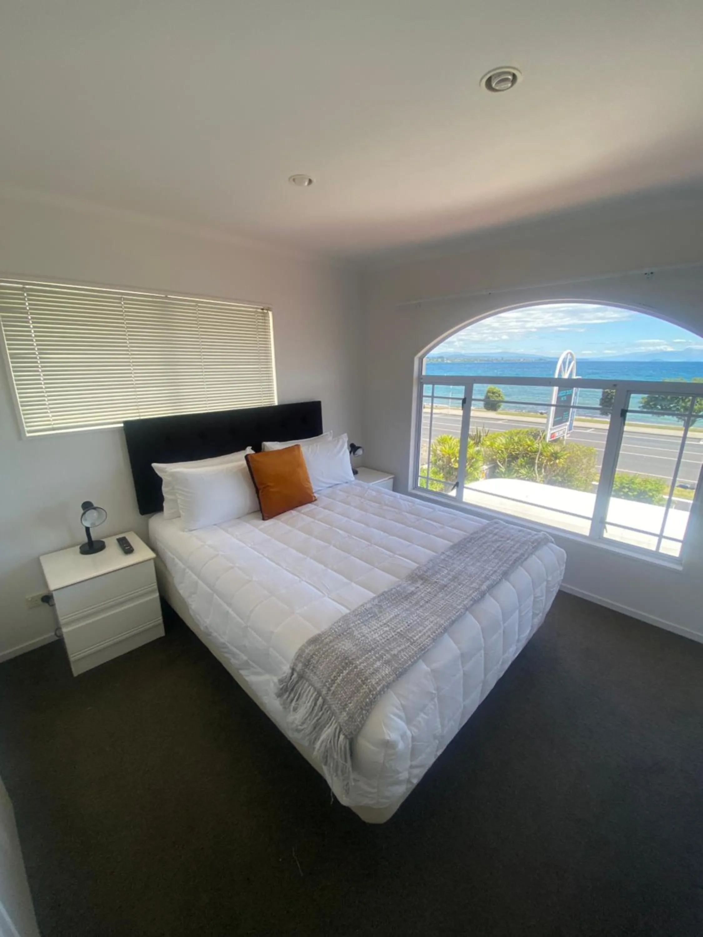 Bed in Lakeside Taupo Motel