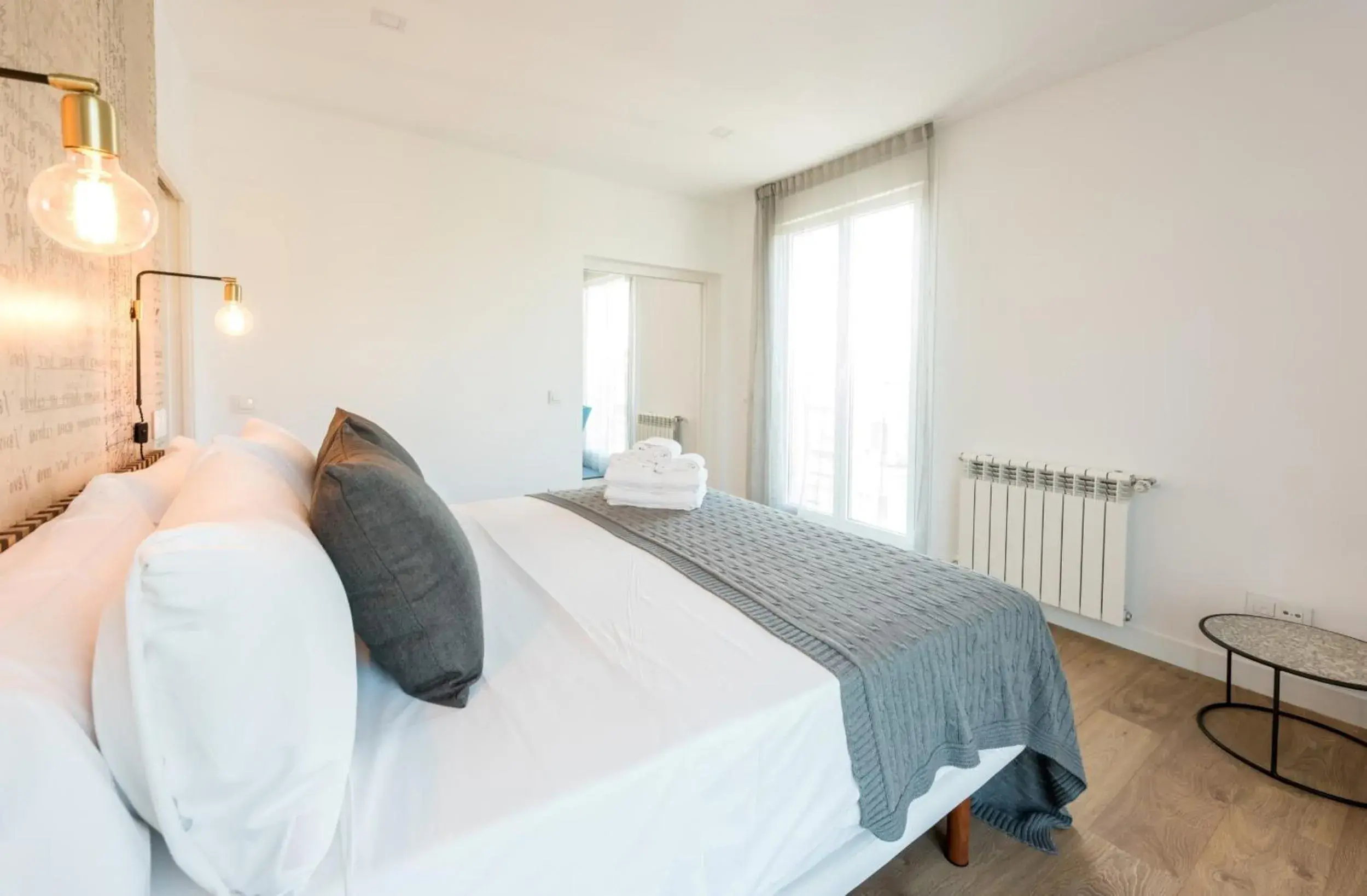 Bed in Plaza de España Skyline Bed in Plaza de España Skyline