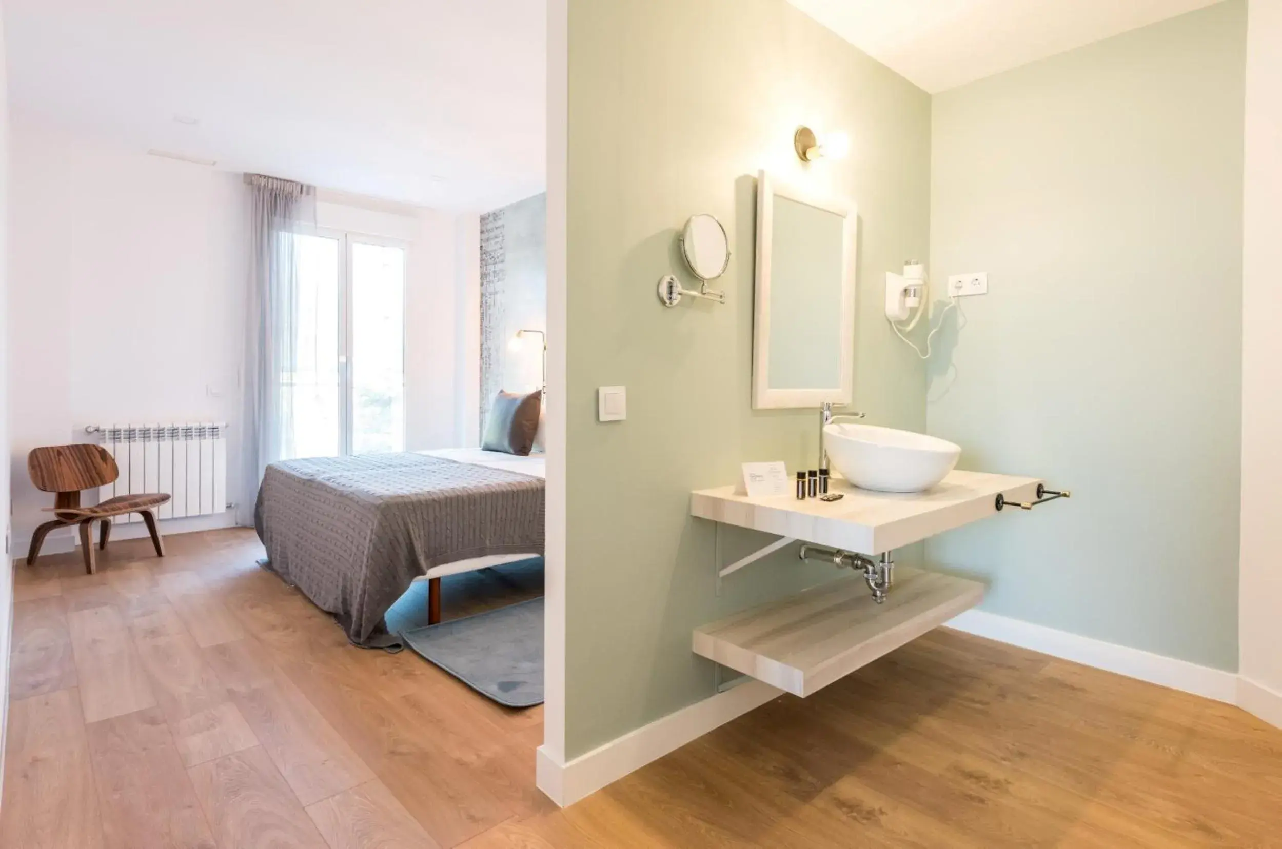 Bed in Plaza de España Skyline Bed in Plaza de España Skyline