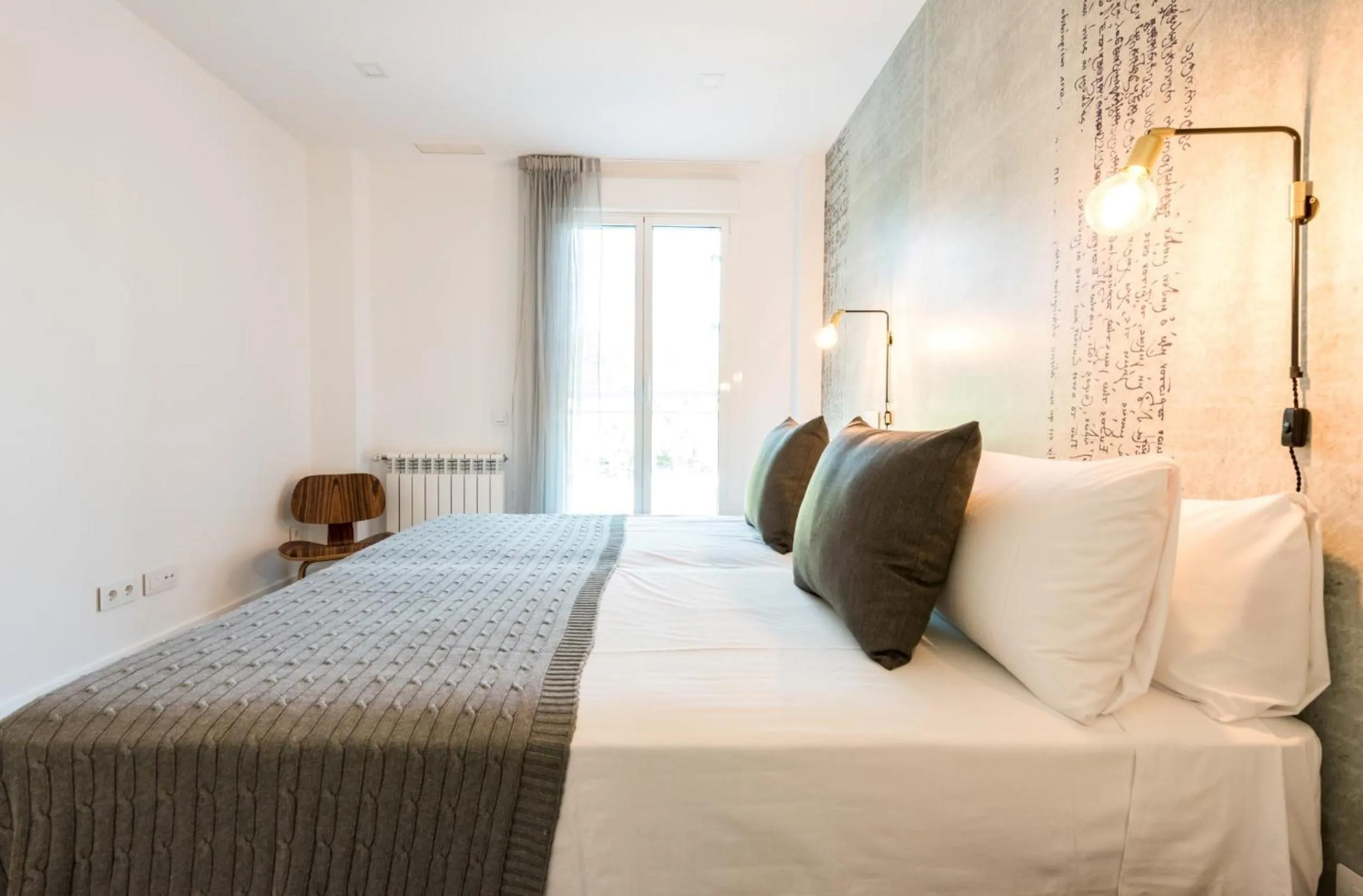 Bed in Plaza de España Skyline